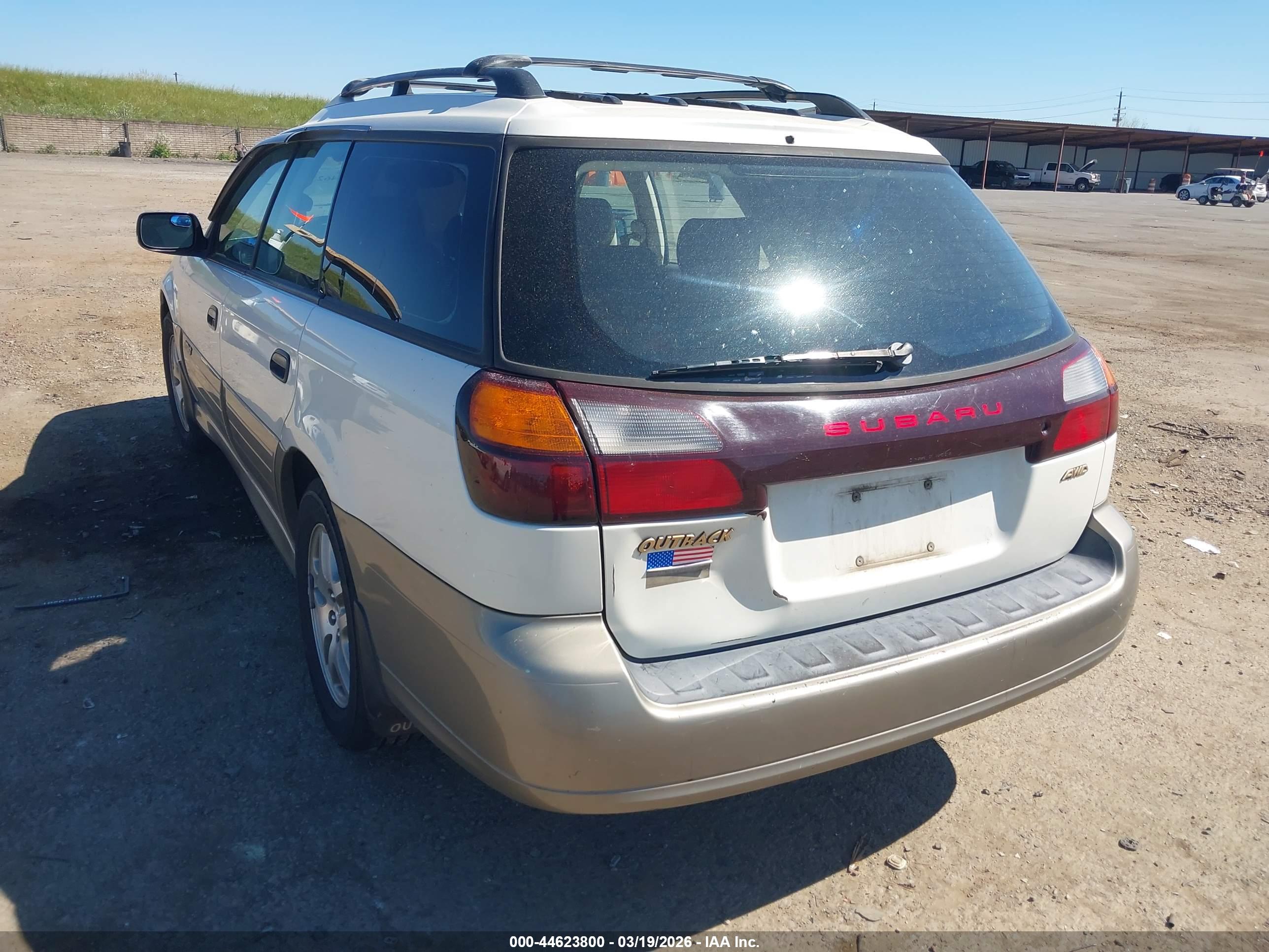 SUBARU OUTBACK image 3
