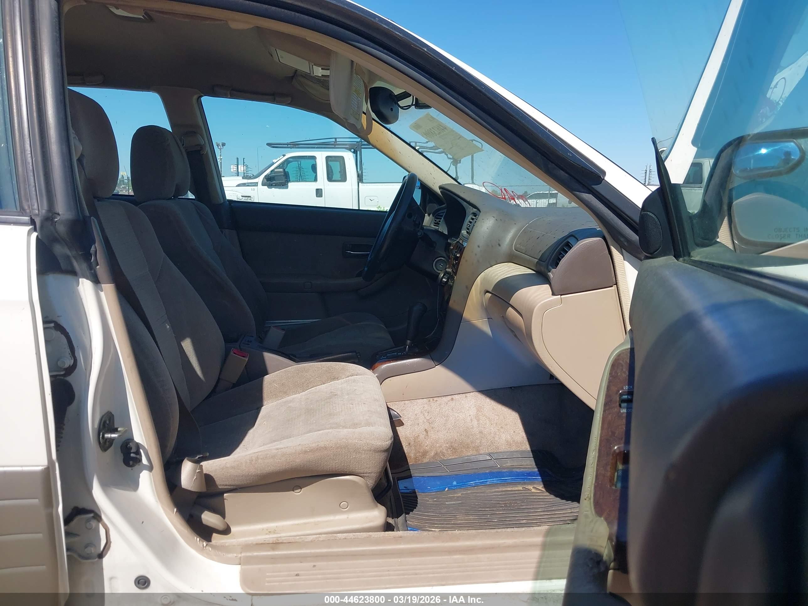 SUBARU OUTBACK image 5