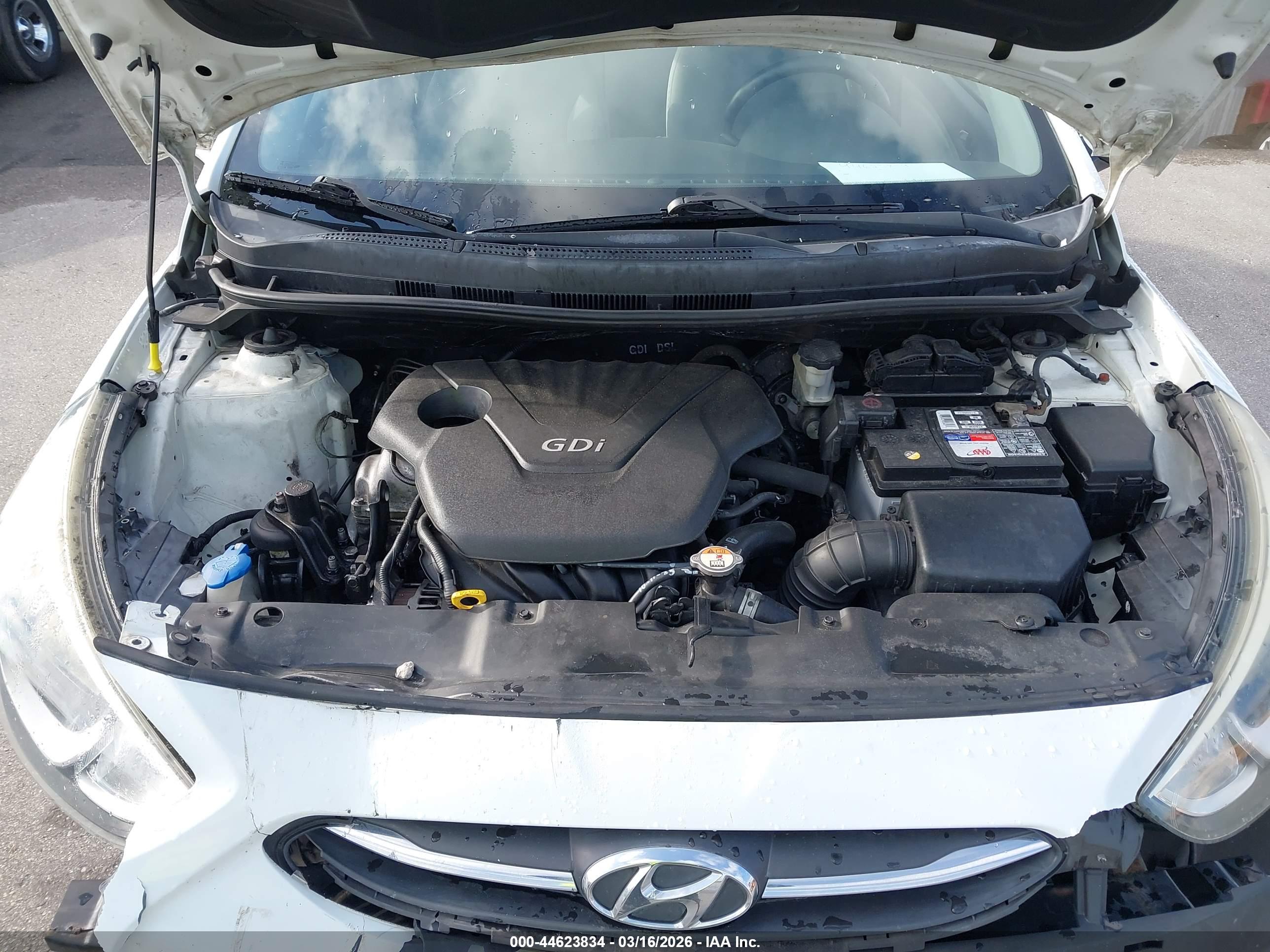 HYUNDAI ACCENT image 10