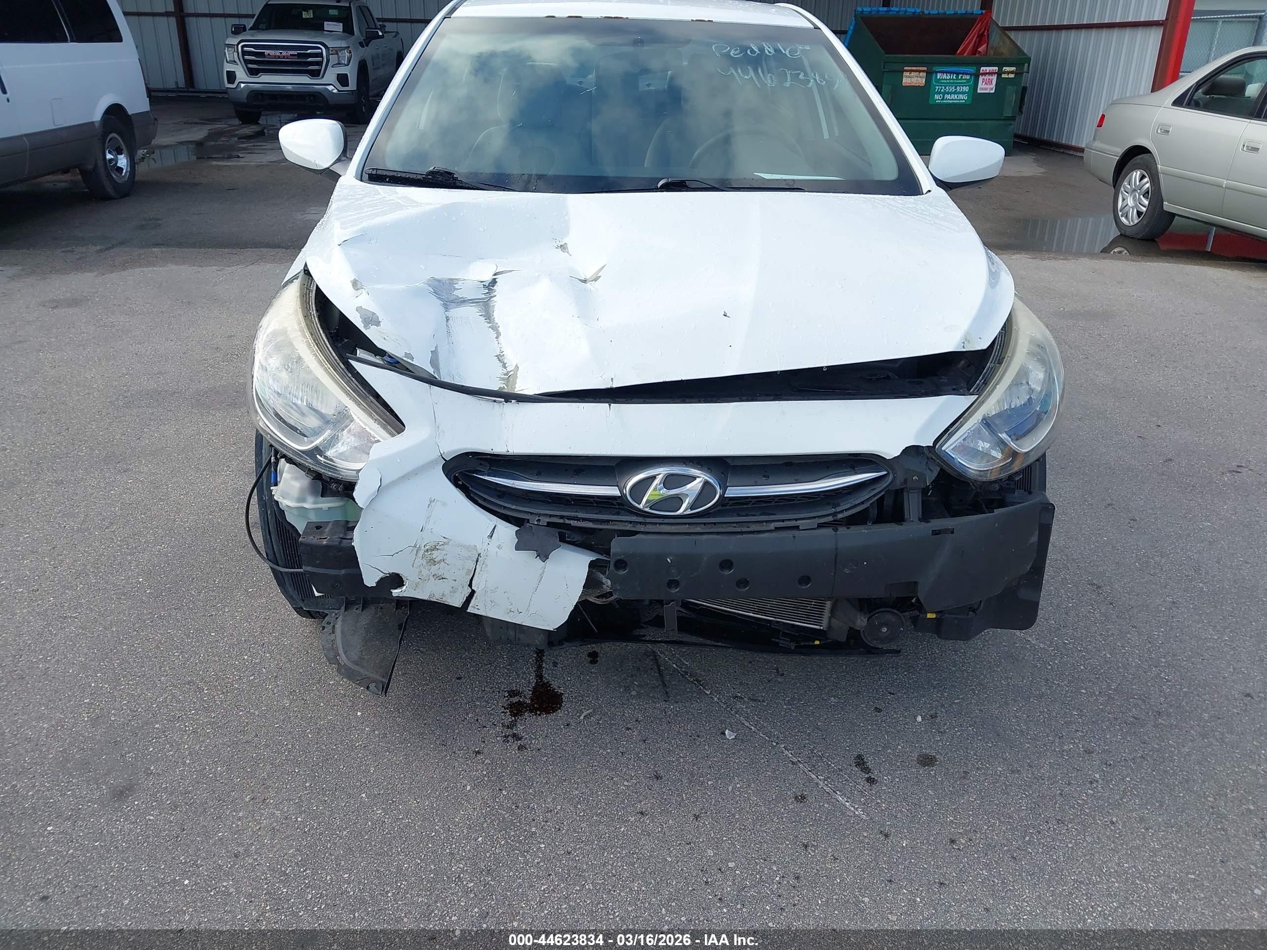 HYUNDAI ACCENT image 6