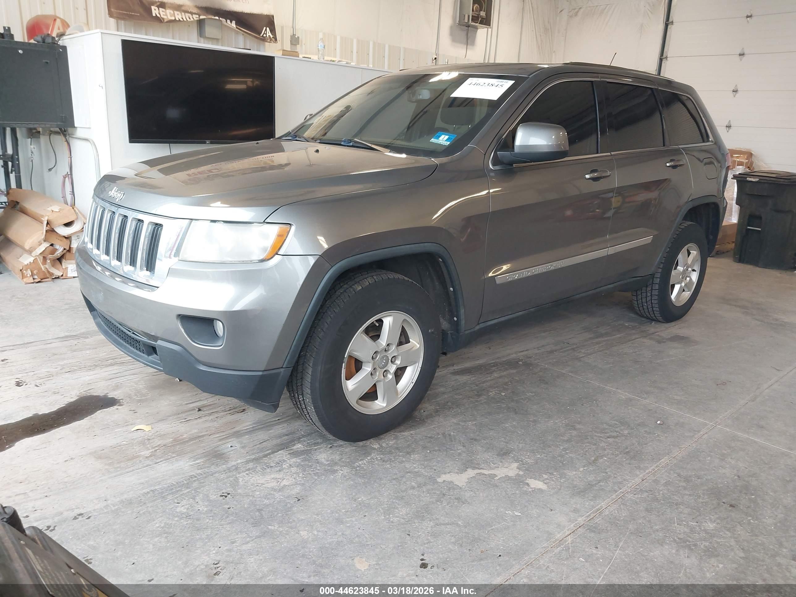 JEEP GRAND image 2