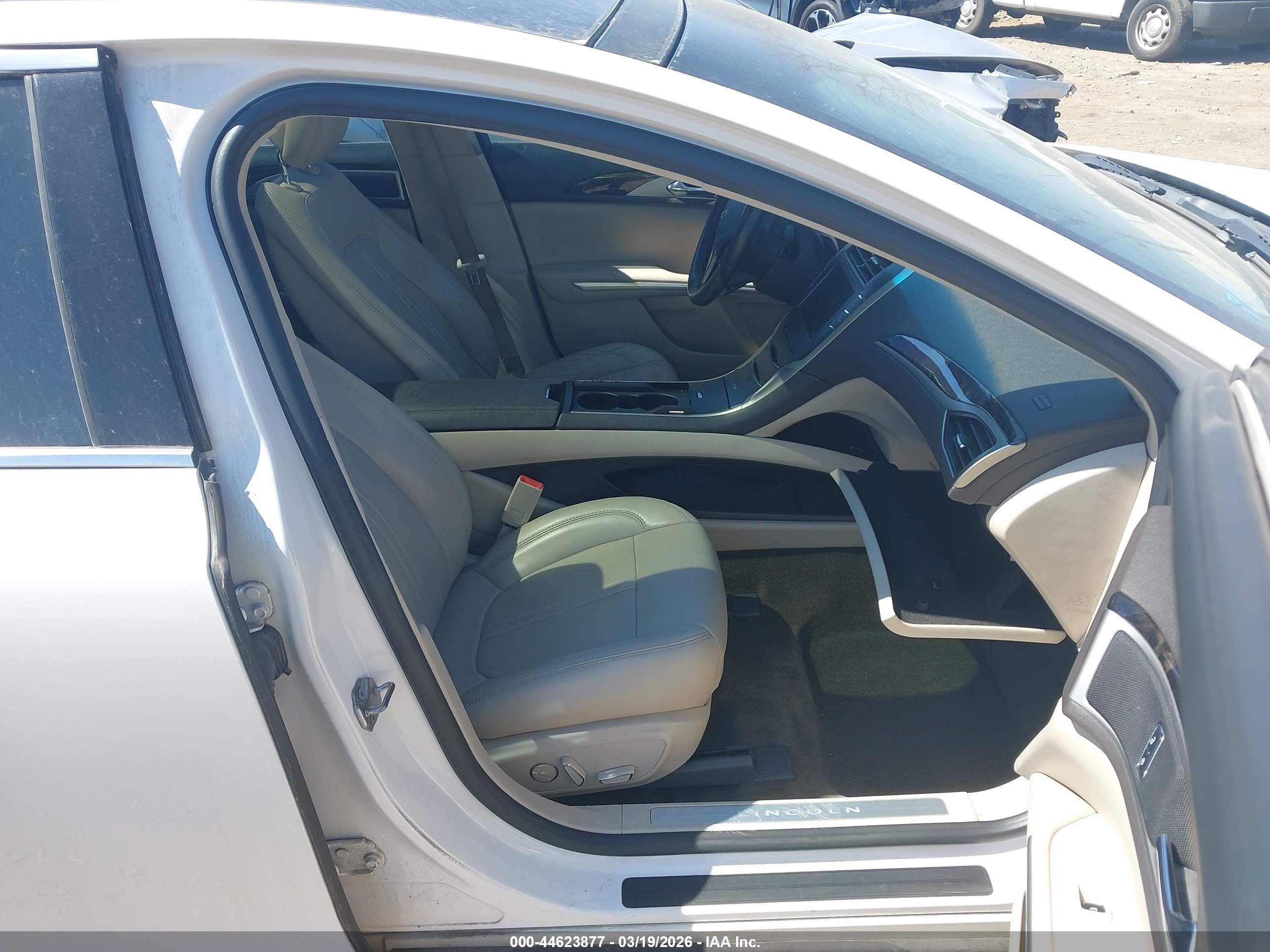 LINCOLN MKZ image 5