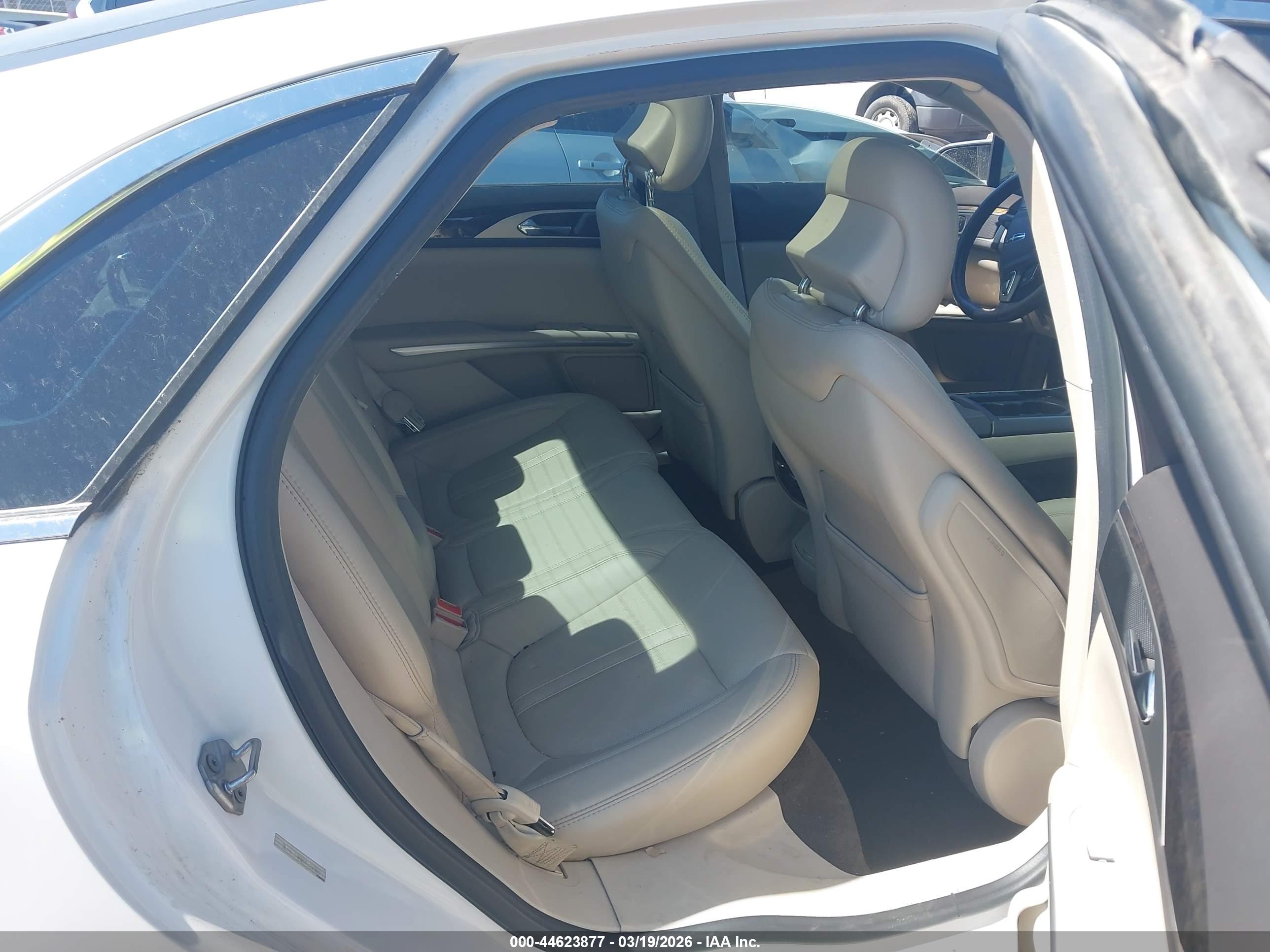 LINCOLN MKZ image 8