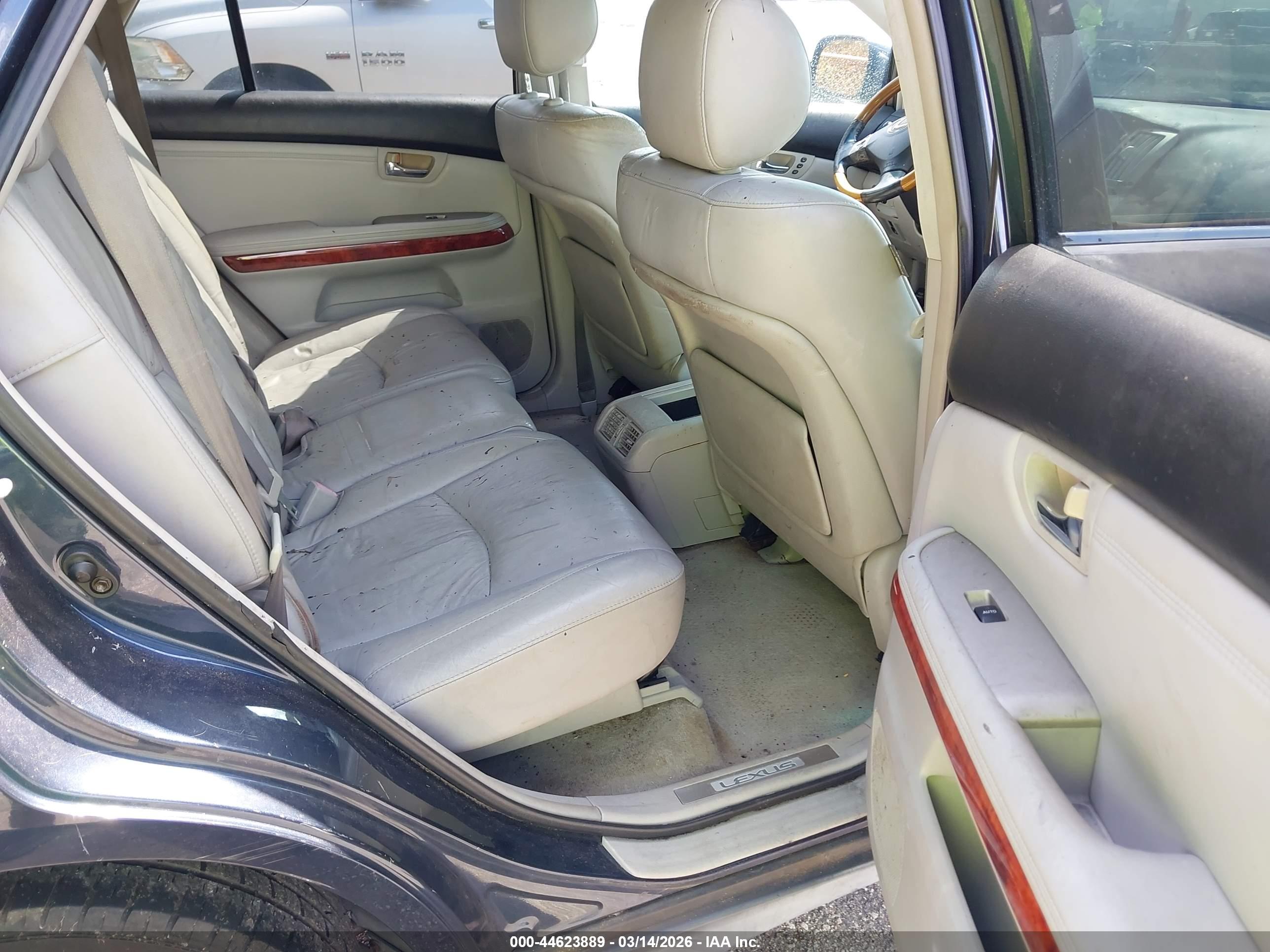 LEXUS RX image 8