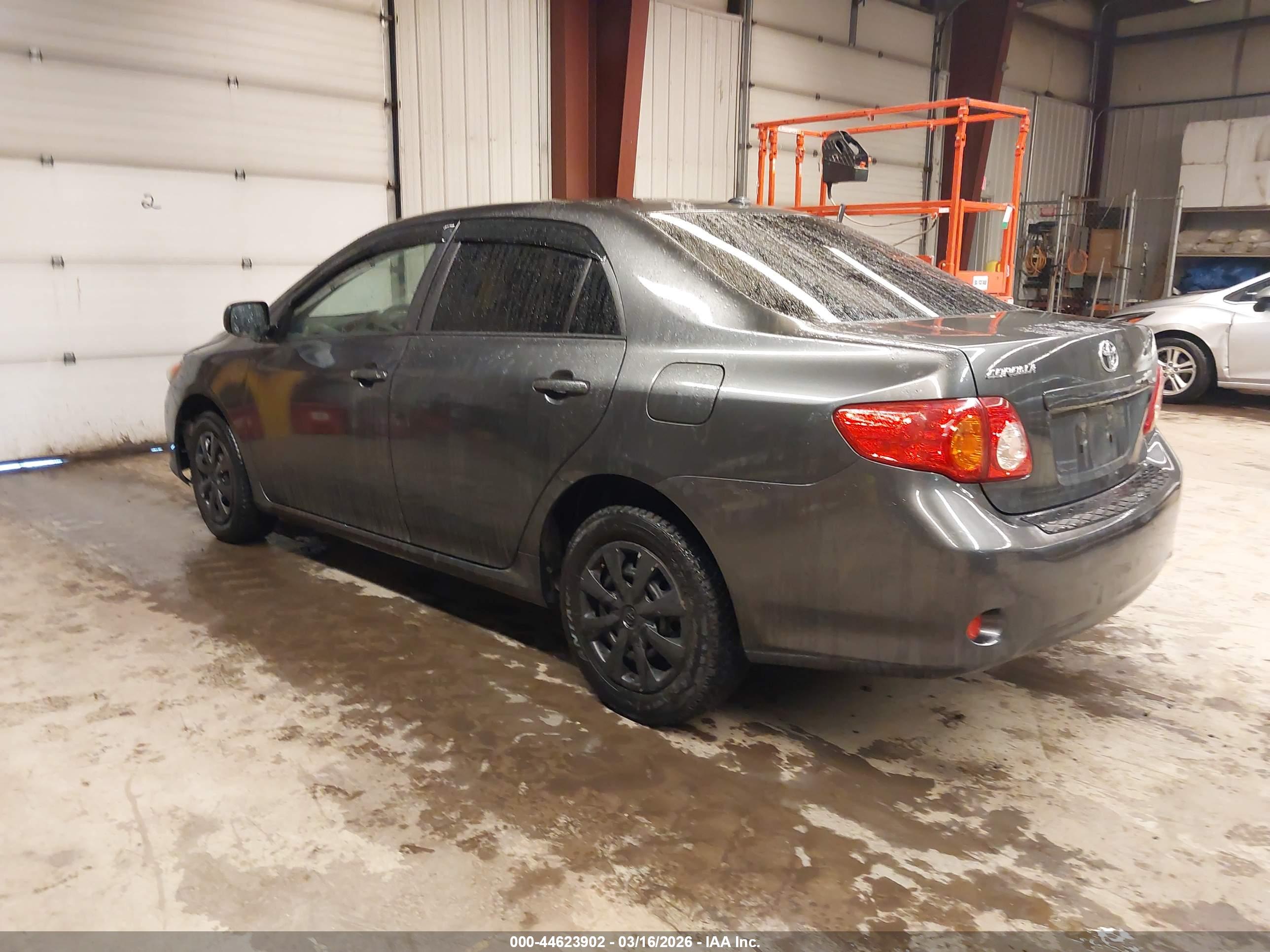 TOYOTA COROLLA image 3
