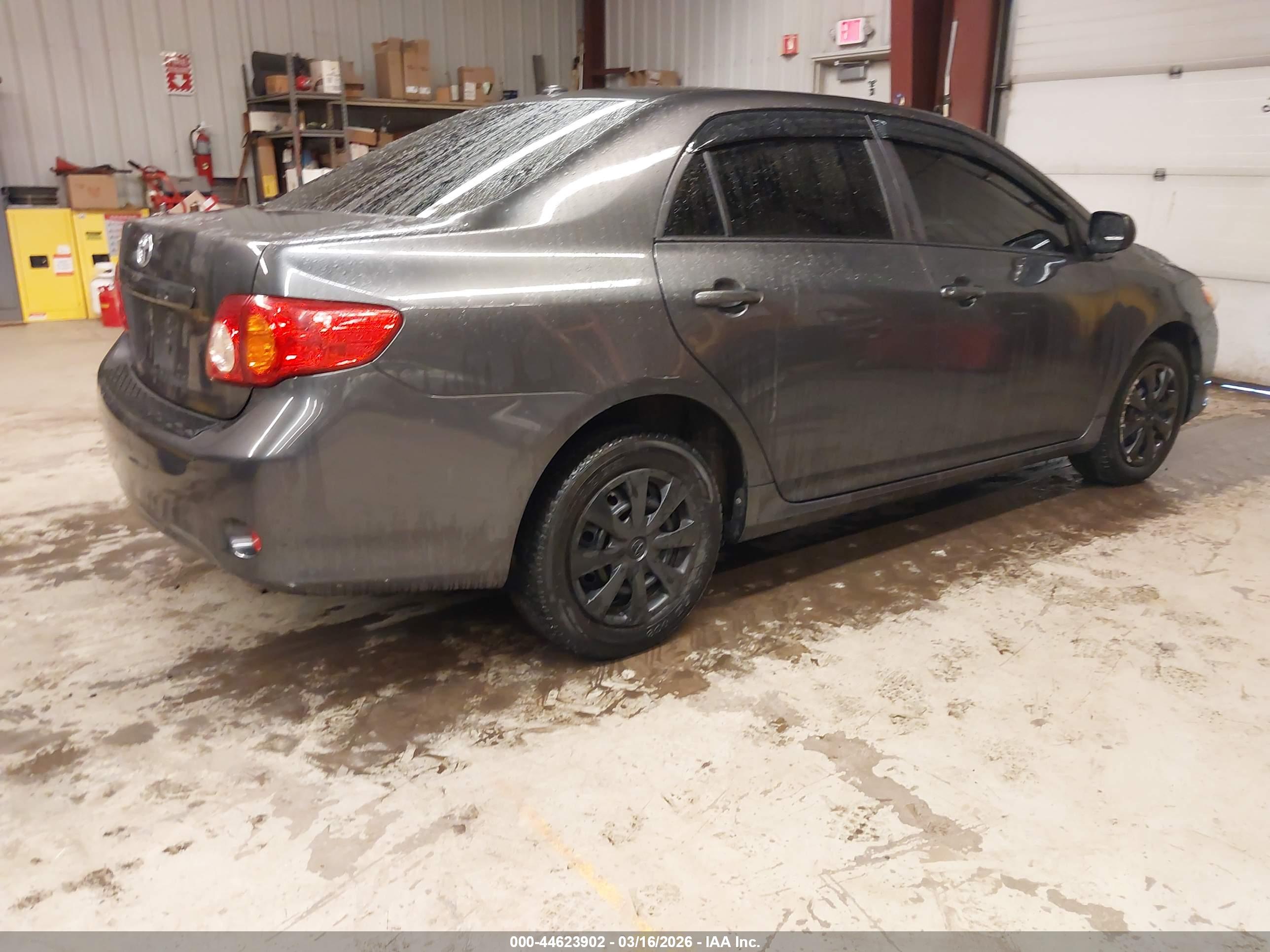 TOYOTA COROLLA image 4