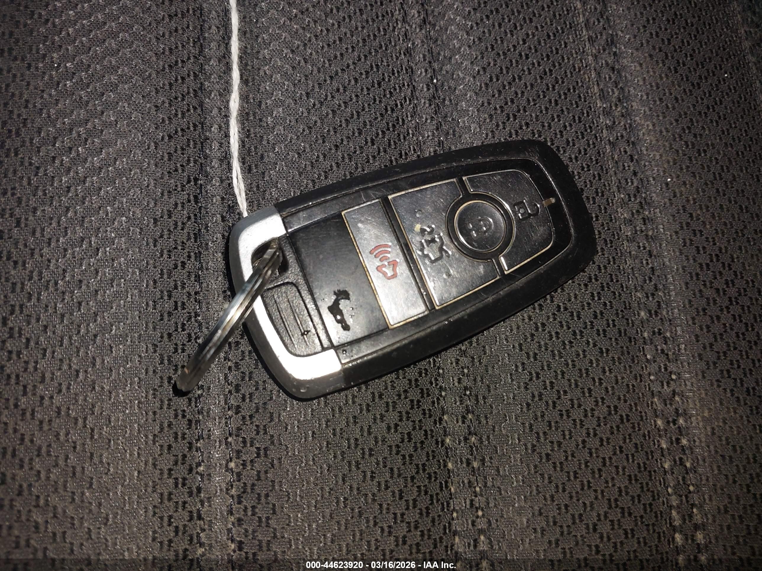 FORD FUSION image 11