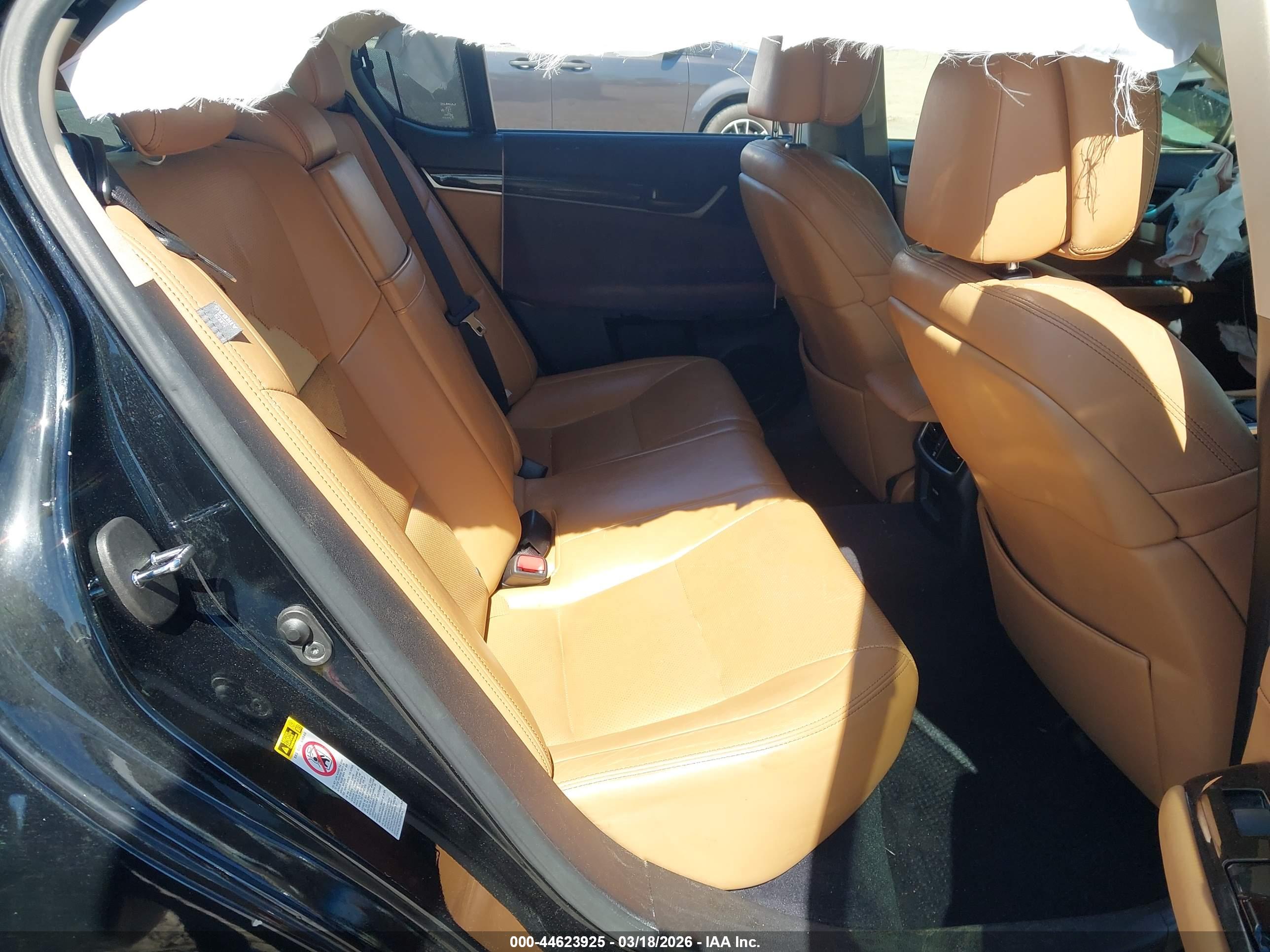 LEXUS GS image 8