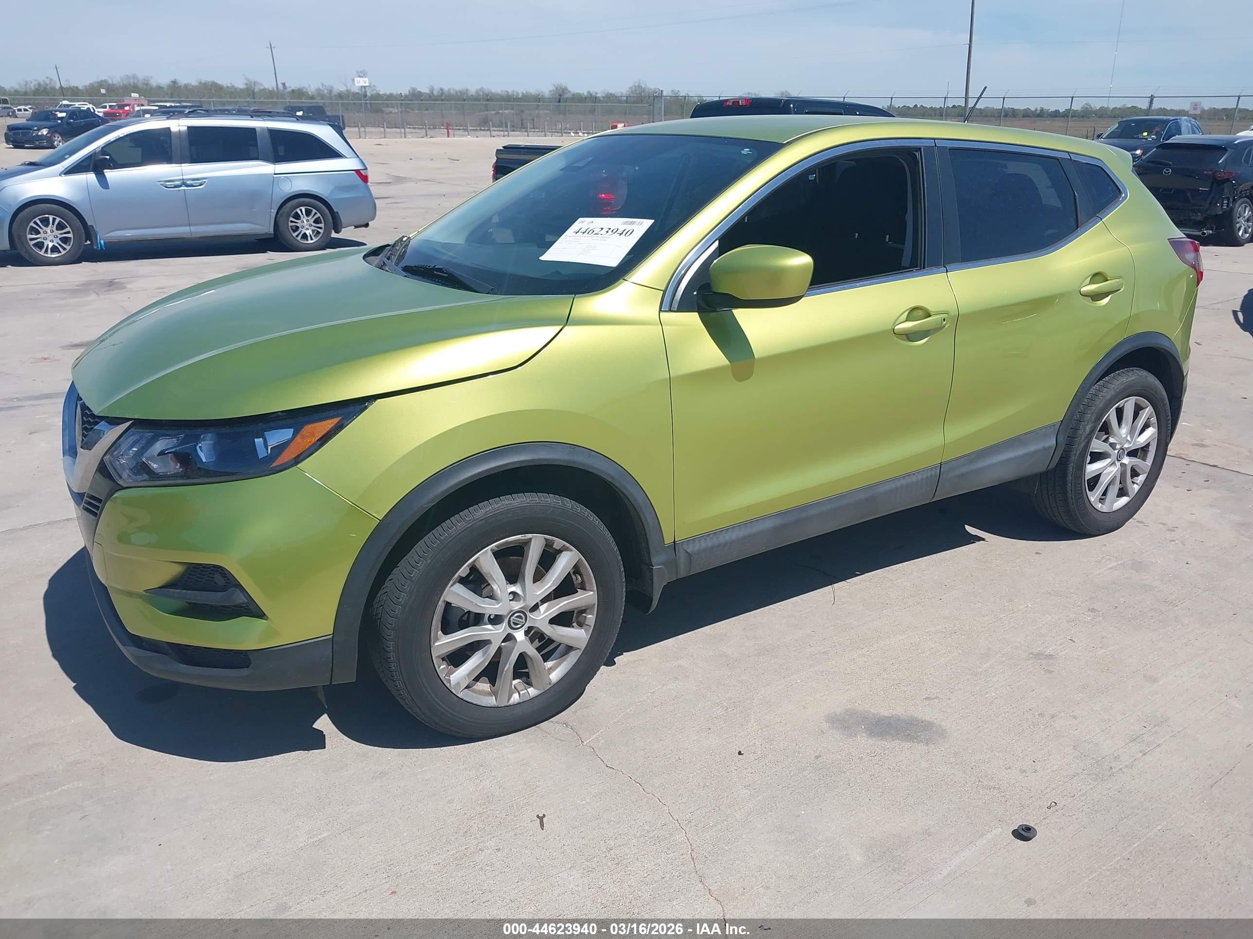 NISSAN ROGUE image 2