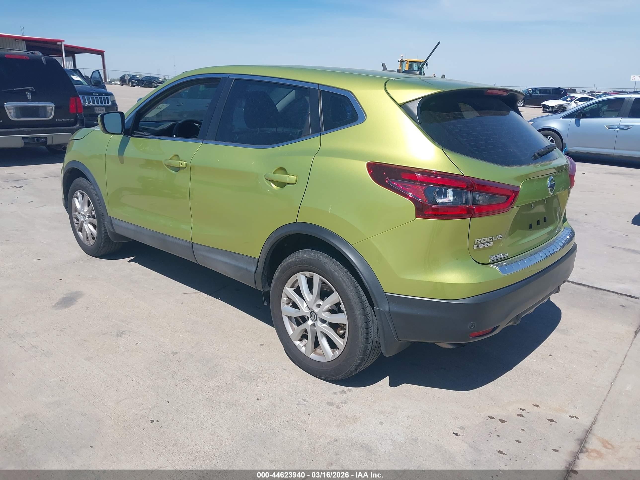 NISSAN ROGUE image 3