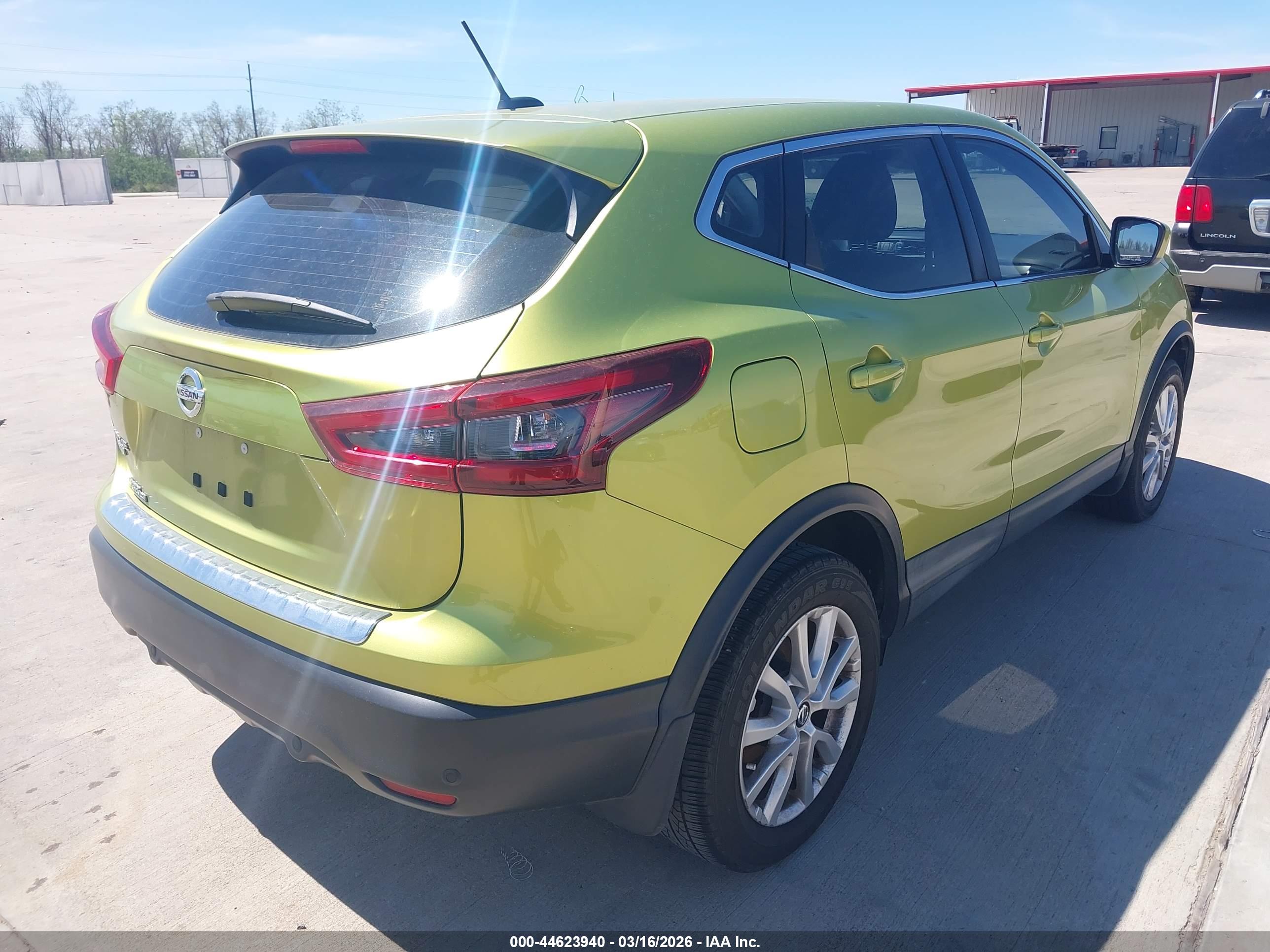 NISSAN ROGUE image 4