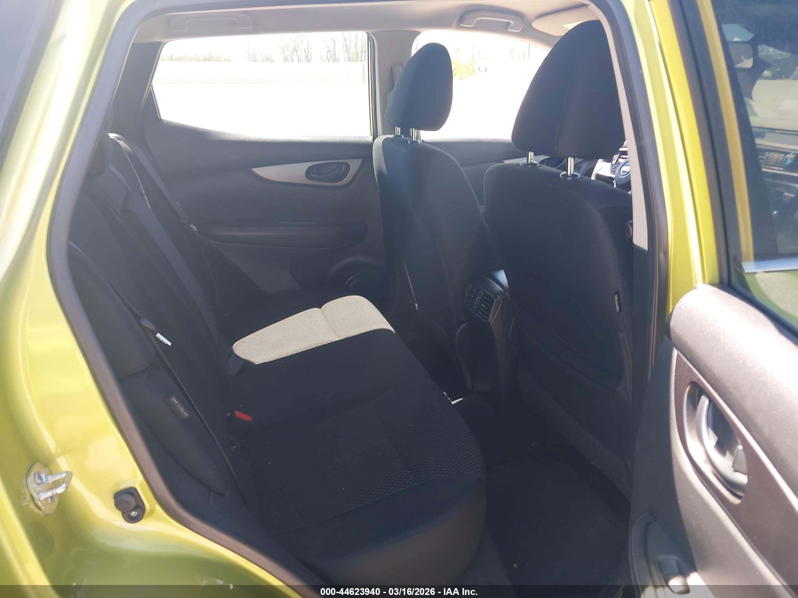 NISSAN ROGUE image 8