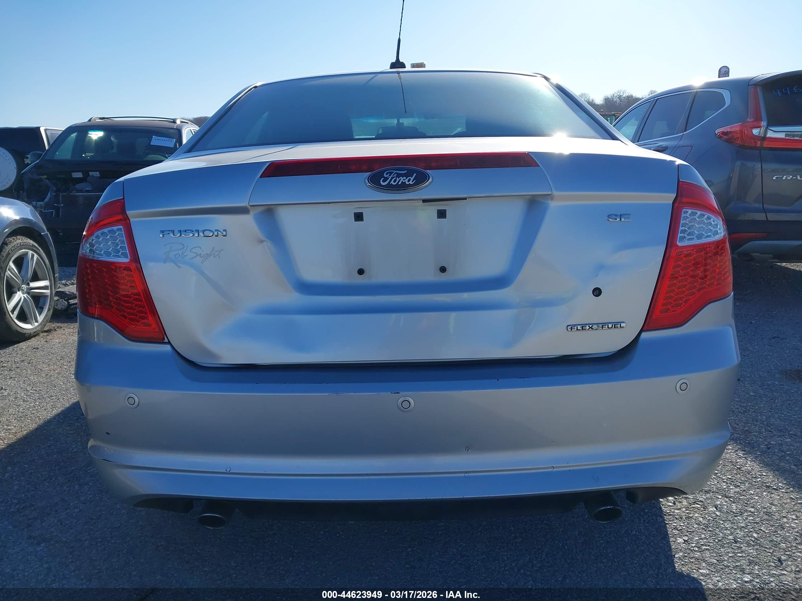 FORD FUSION image 6