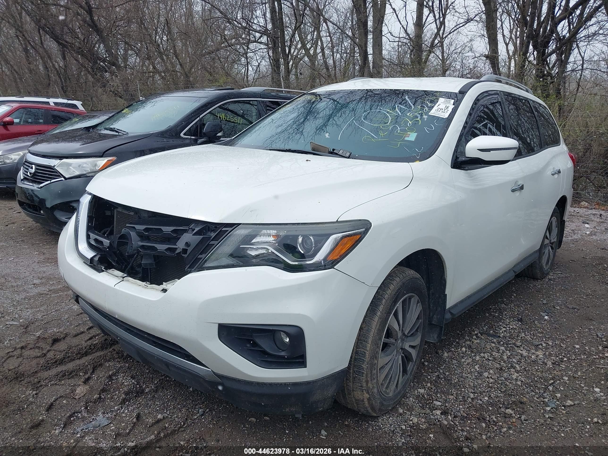 NISSAN PATHFINDER image 2