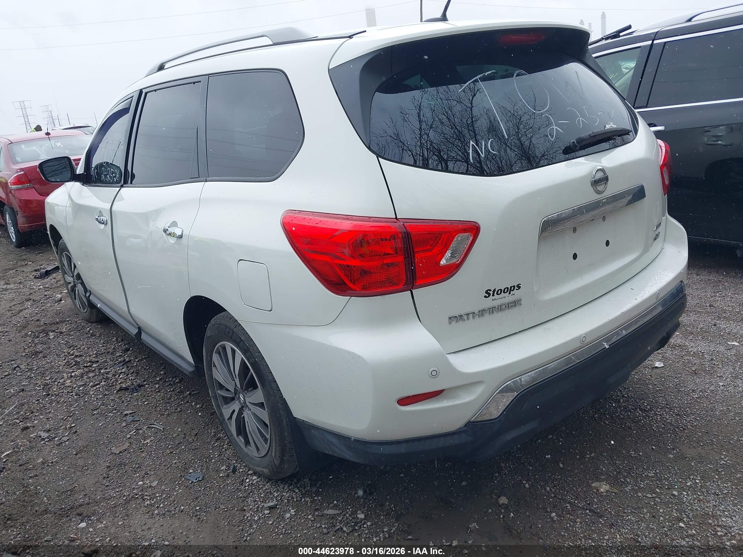 NISSAN PATHFINDER image 3