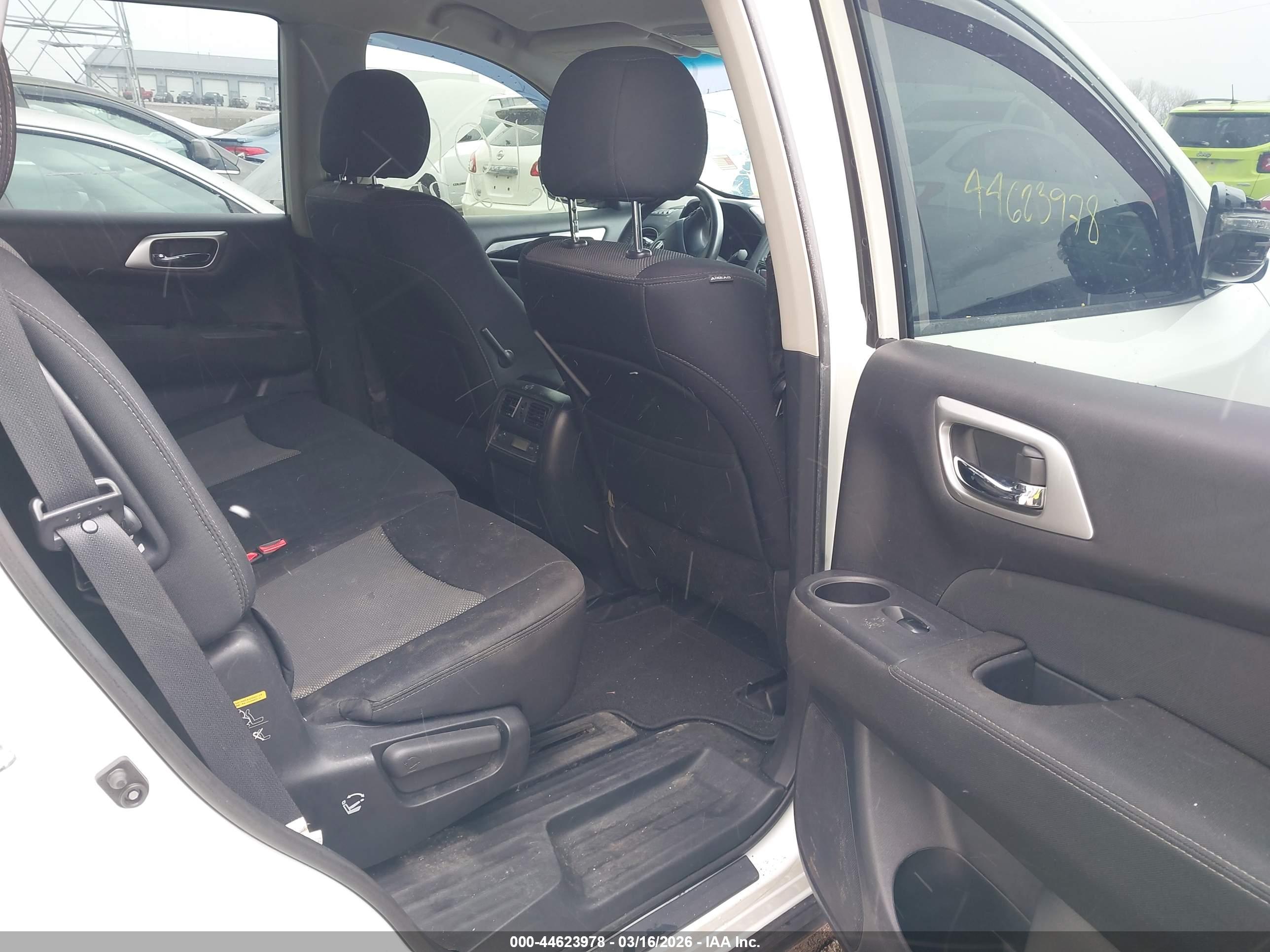 NISSAN PATHFINDER image 8