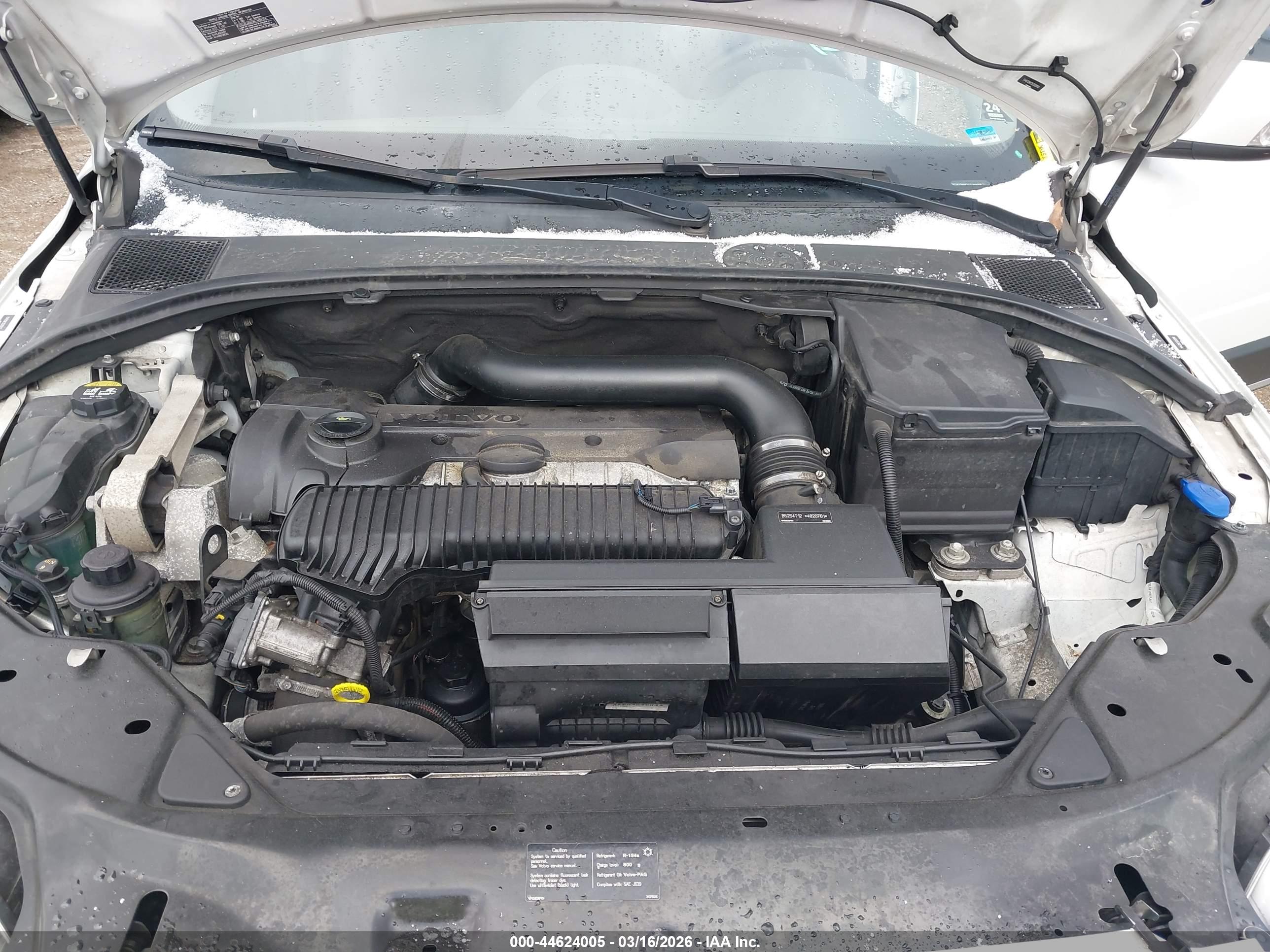 VOLVO XC70 image 10