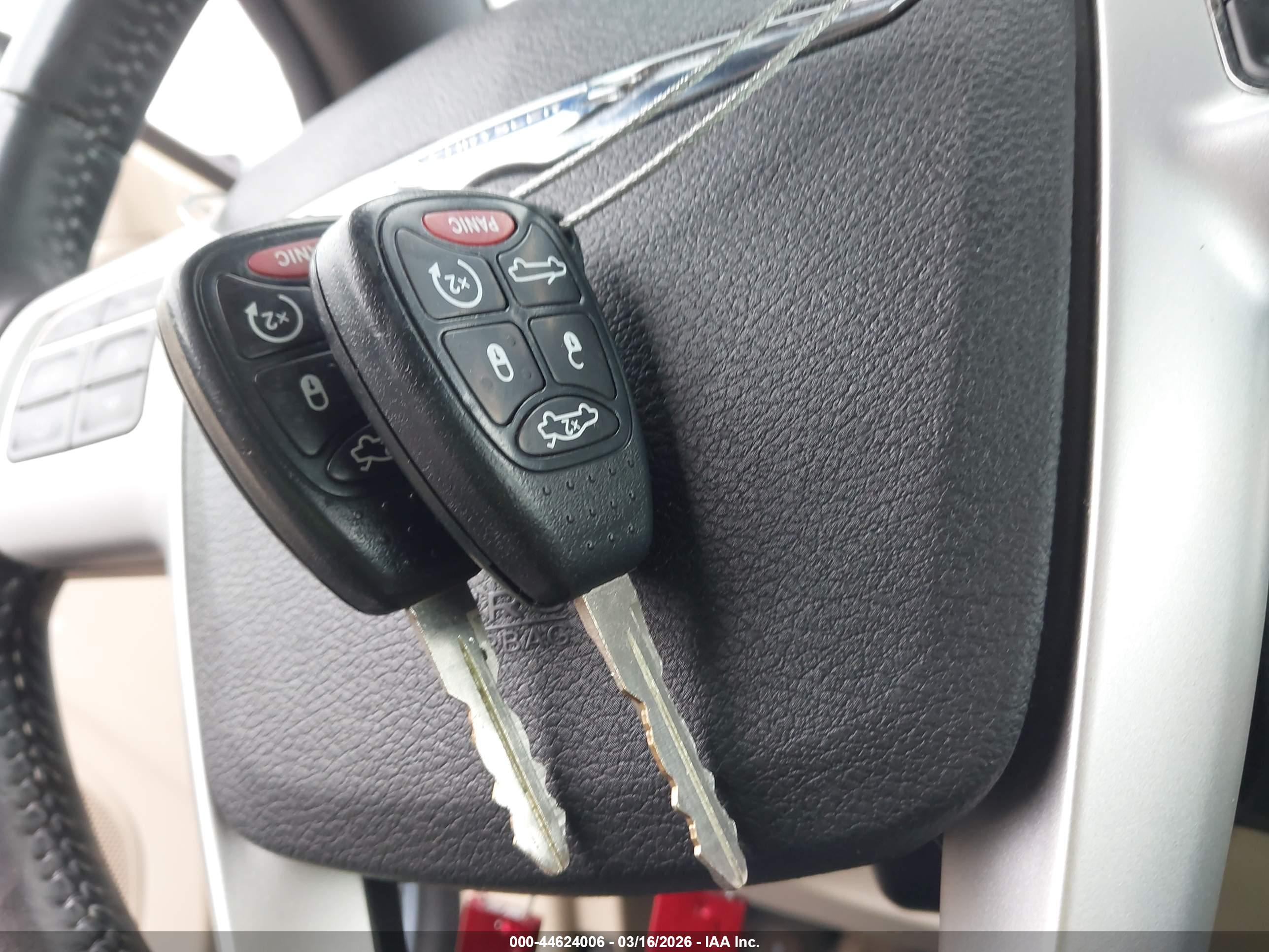 CHRYSLER 200 image 11