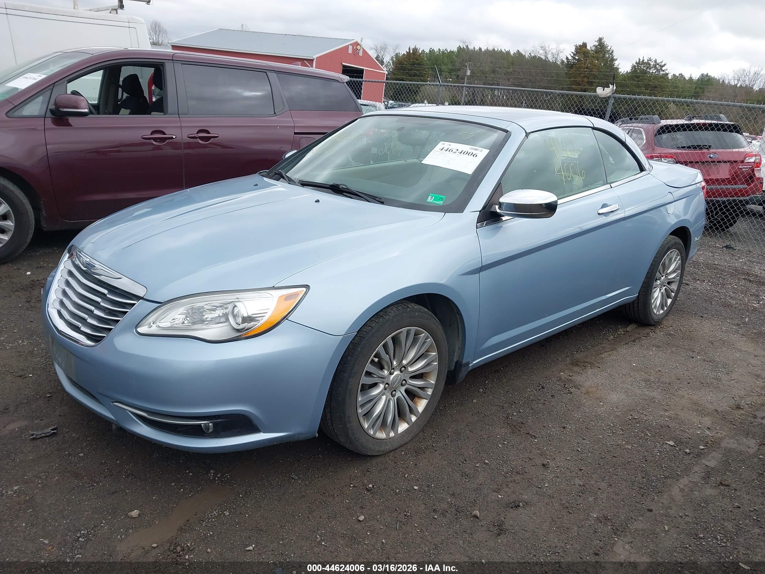 CHRYSLER 200 image 2