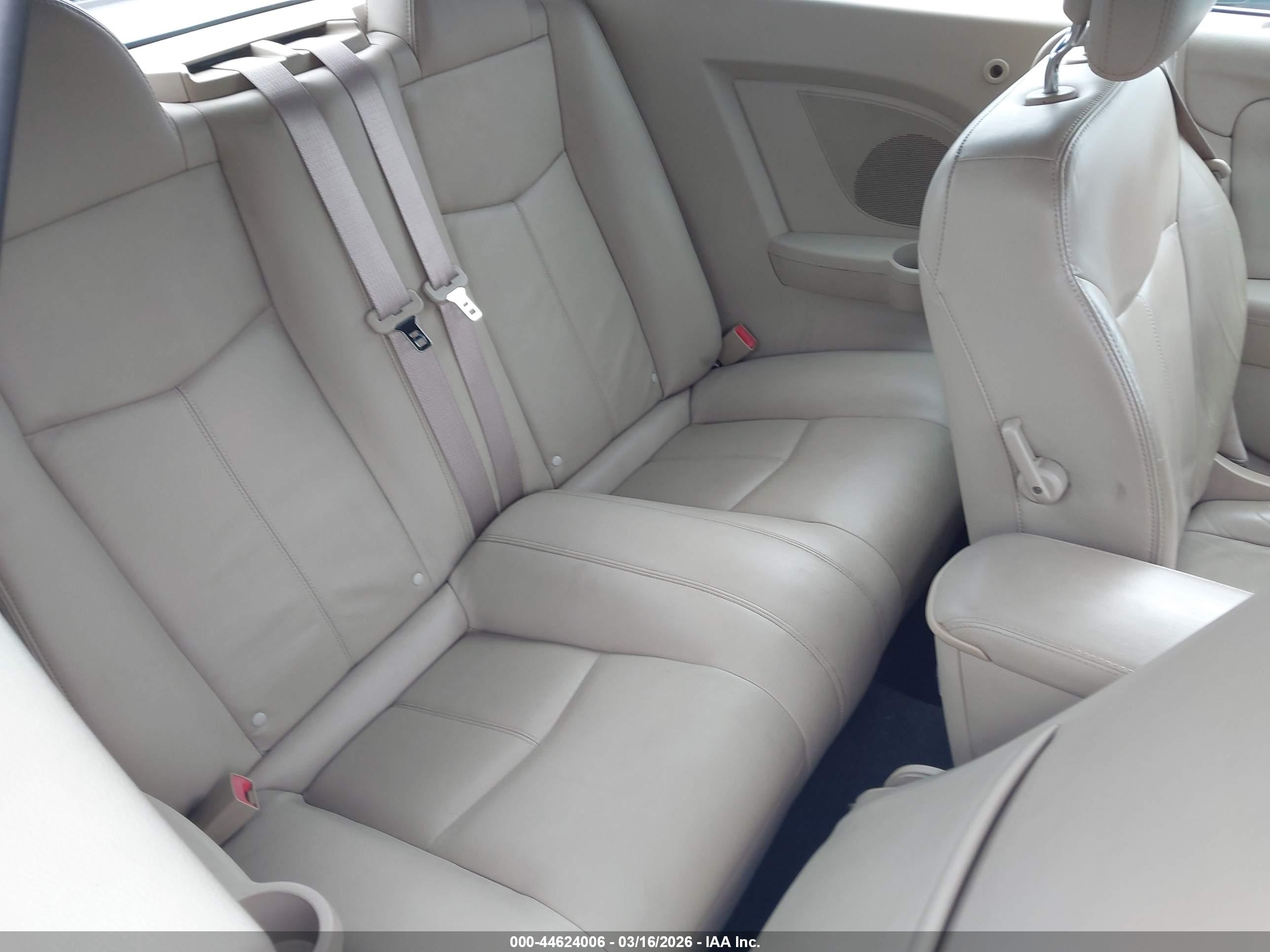 CHRYSLER 200 image 8