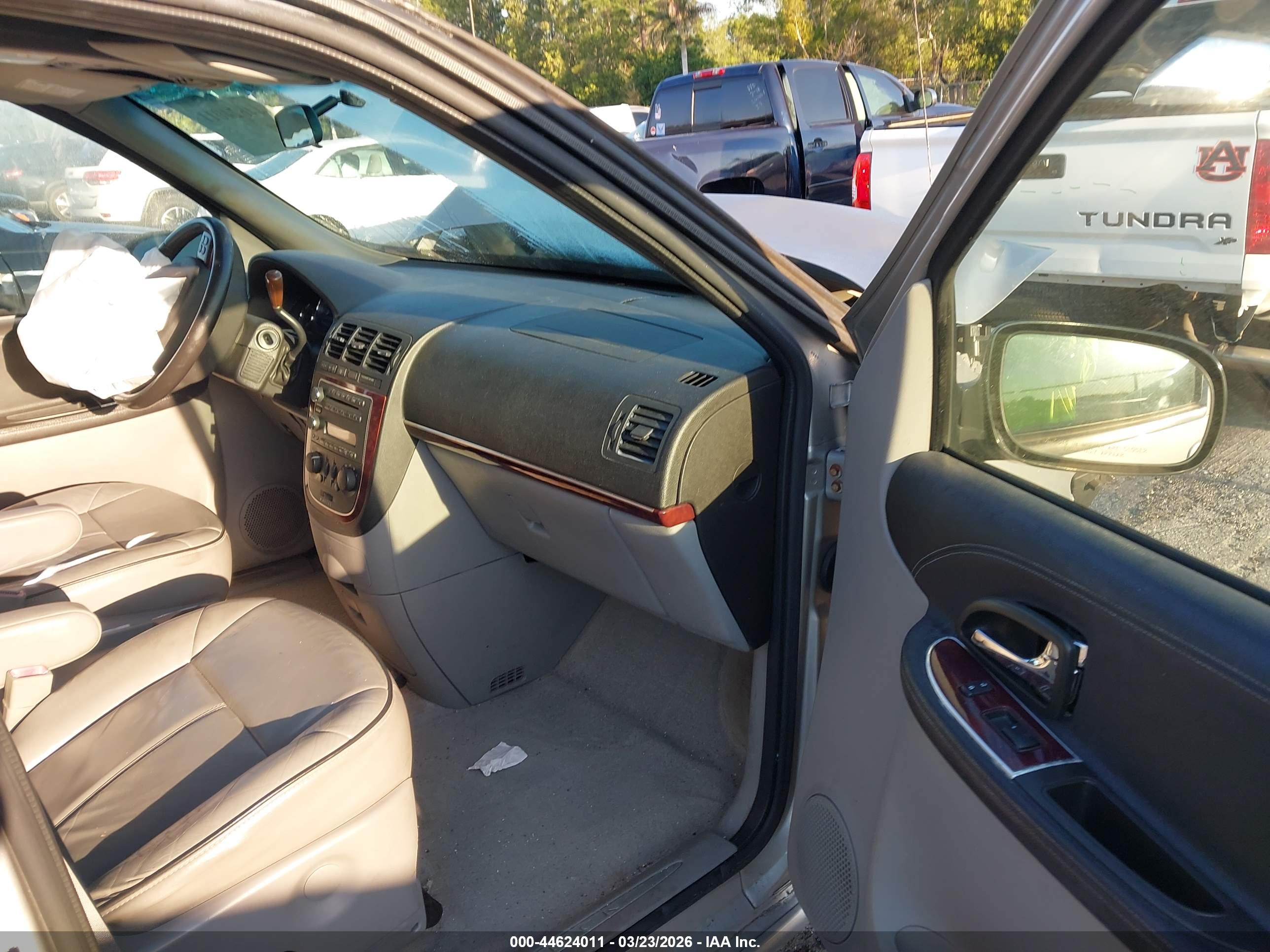 BUICK TERRAZA image 5