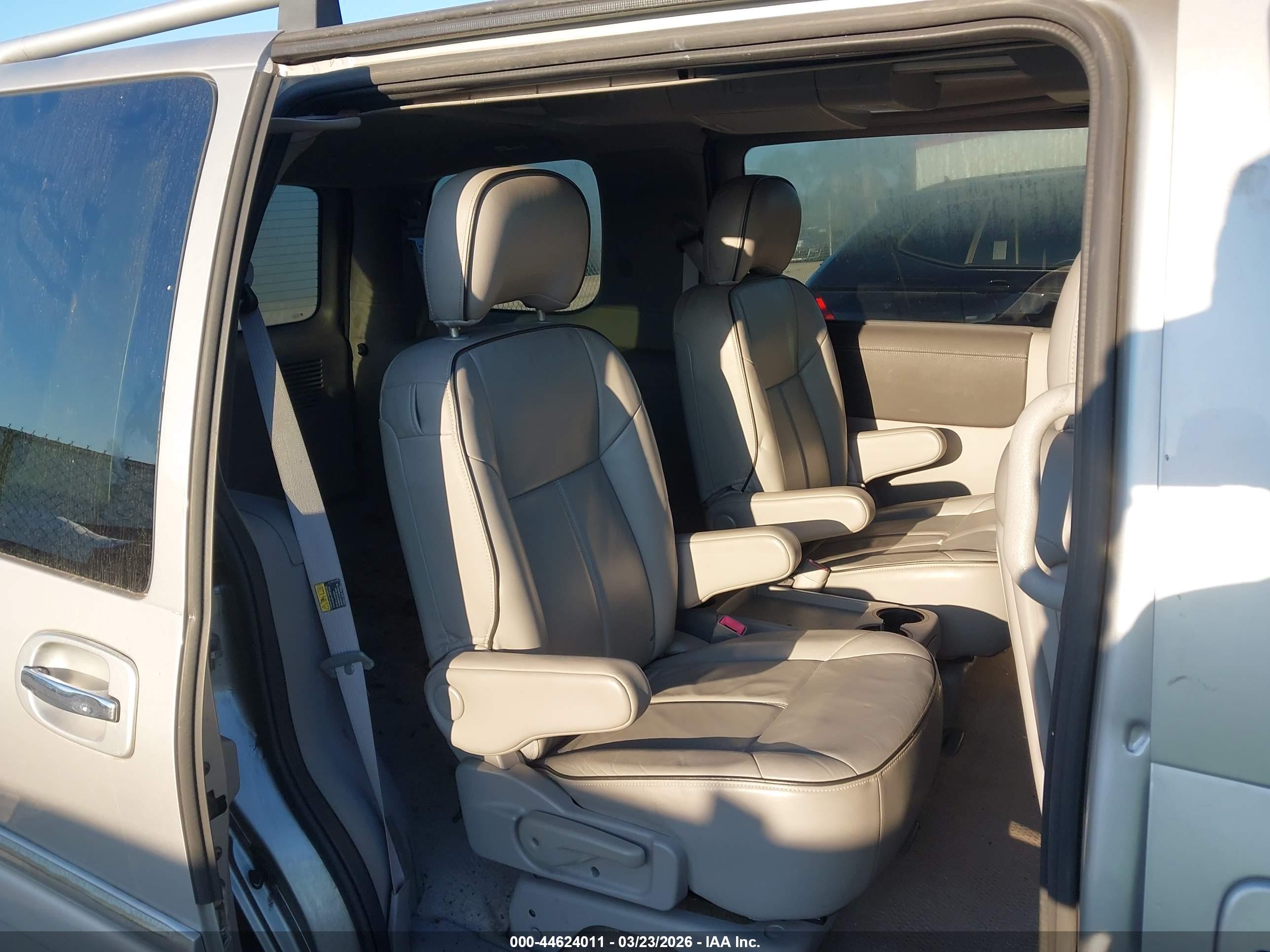 BUICK TERRAZA image 8
