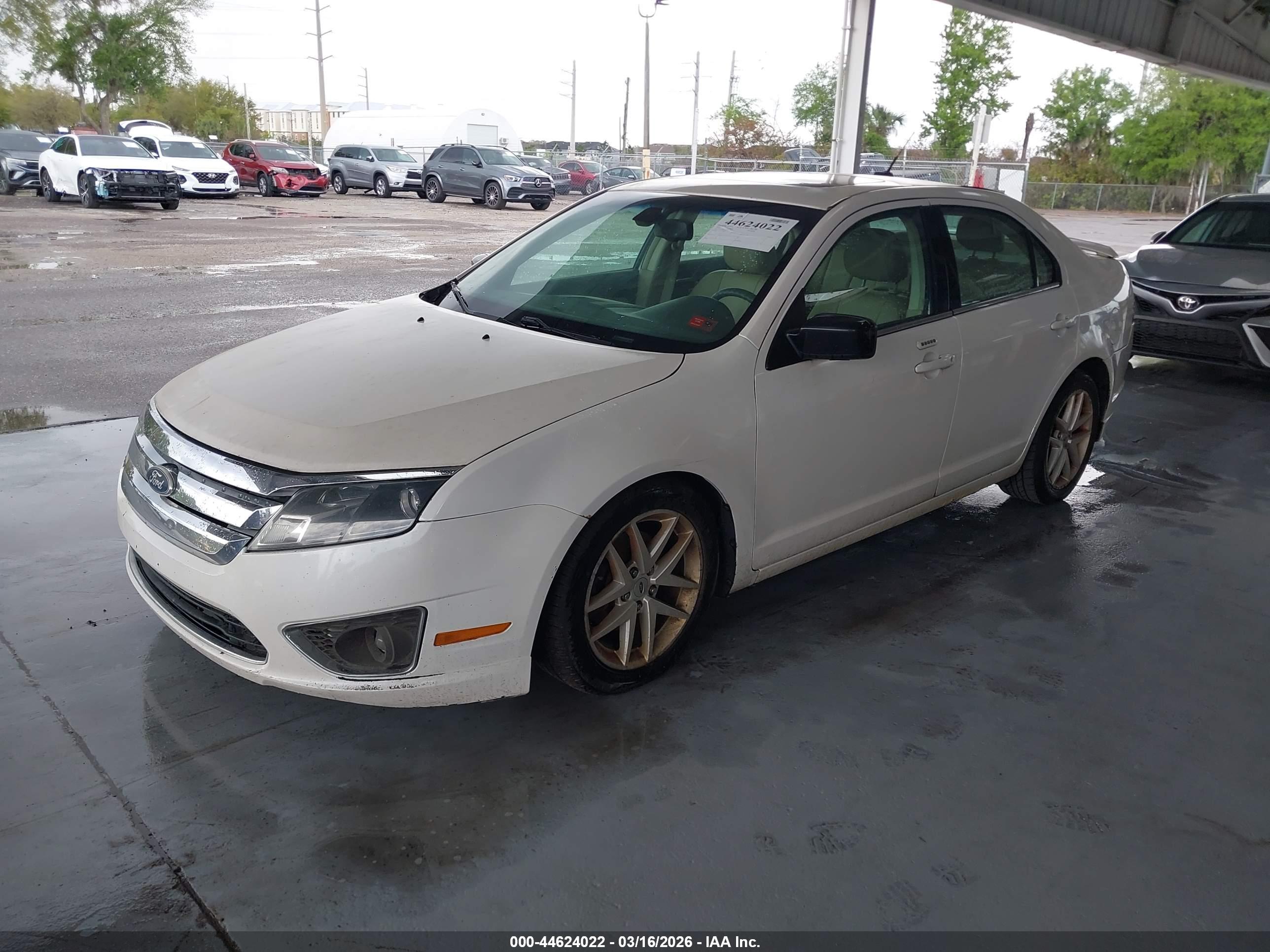 FORD FUSION image 2