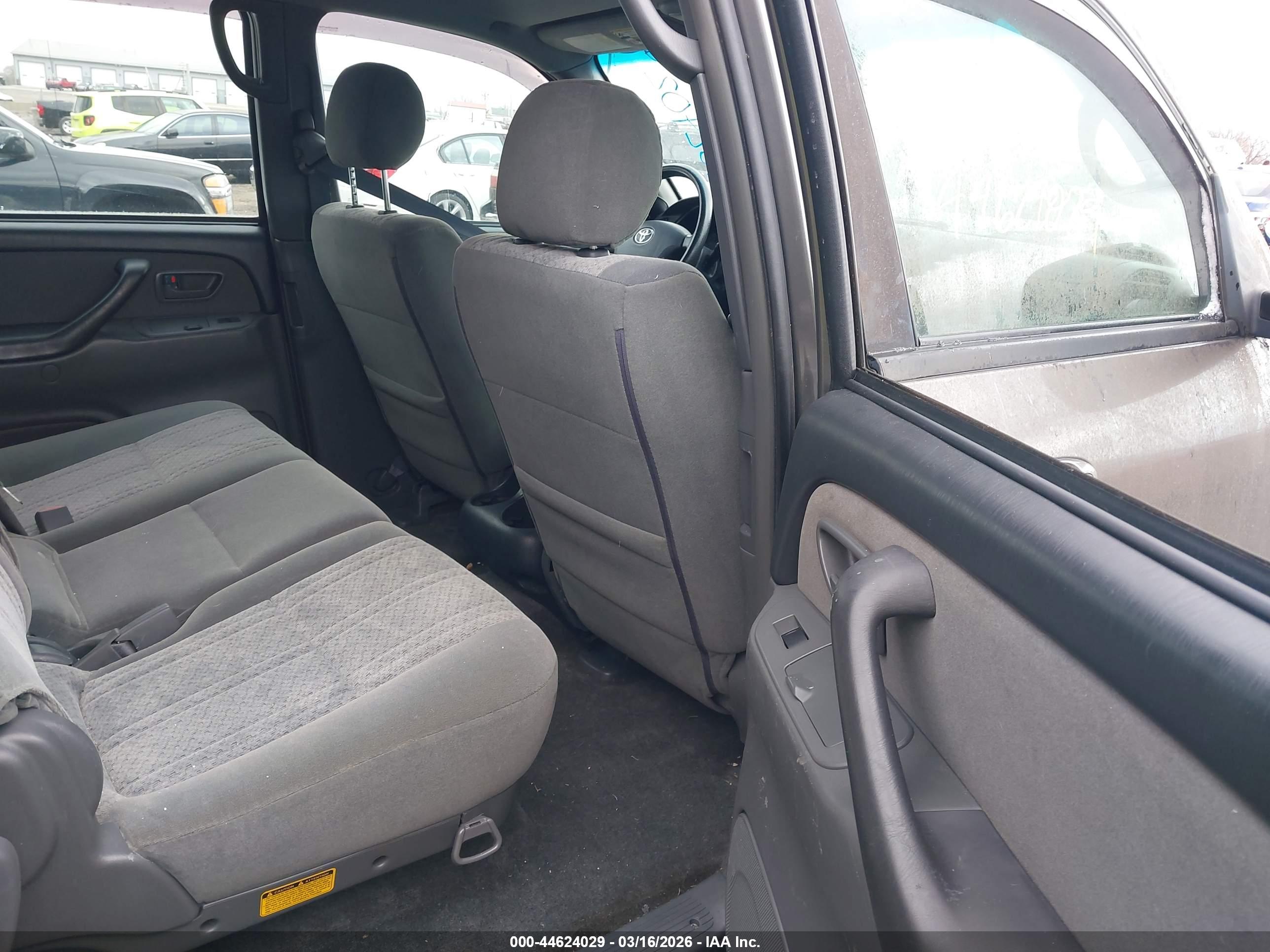 TOYOTA TUNDRA image 8