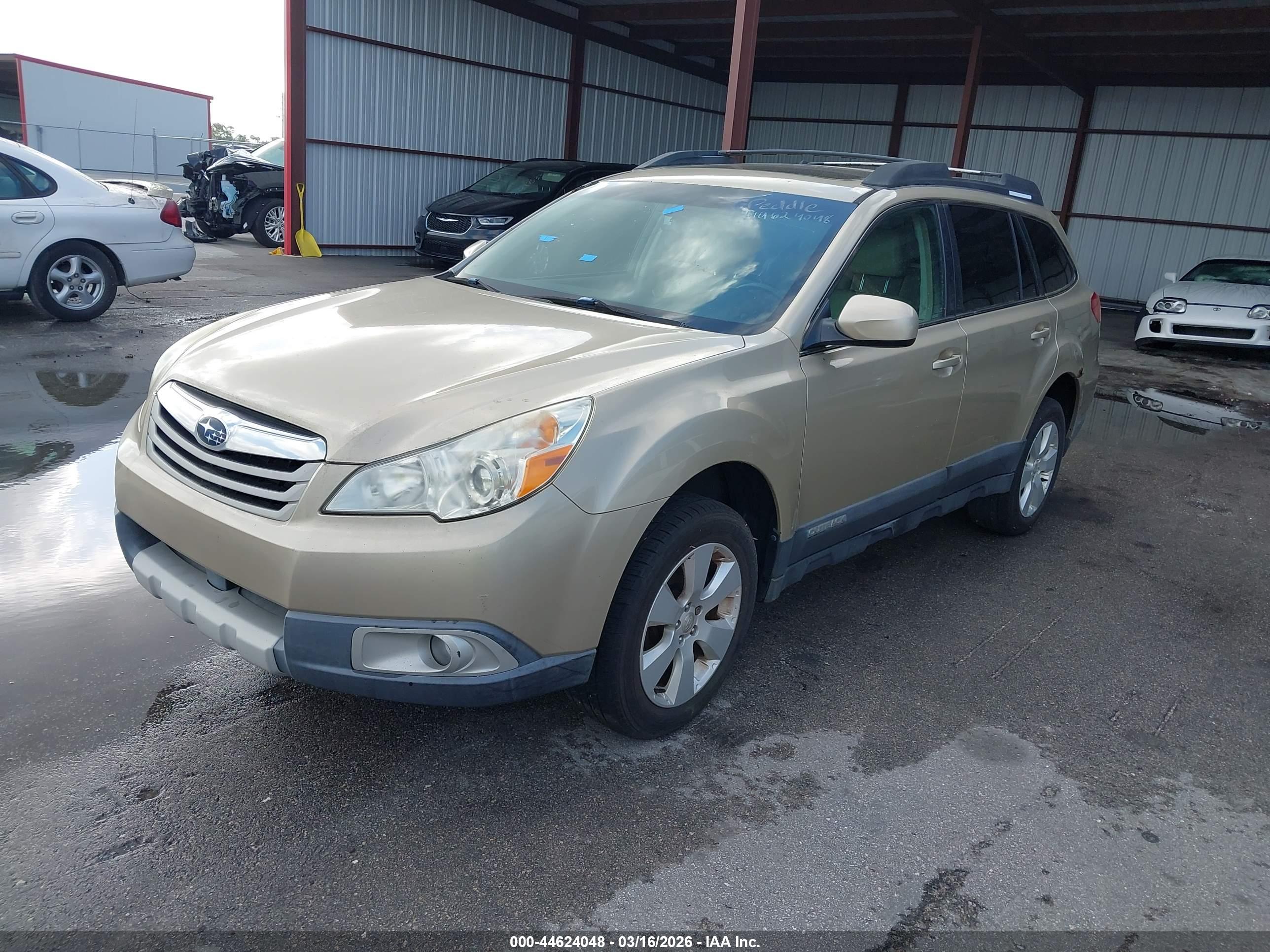 SUBARU OUTBACK image 2