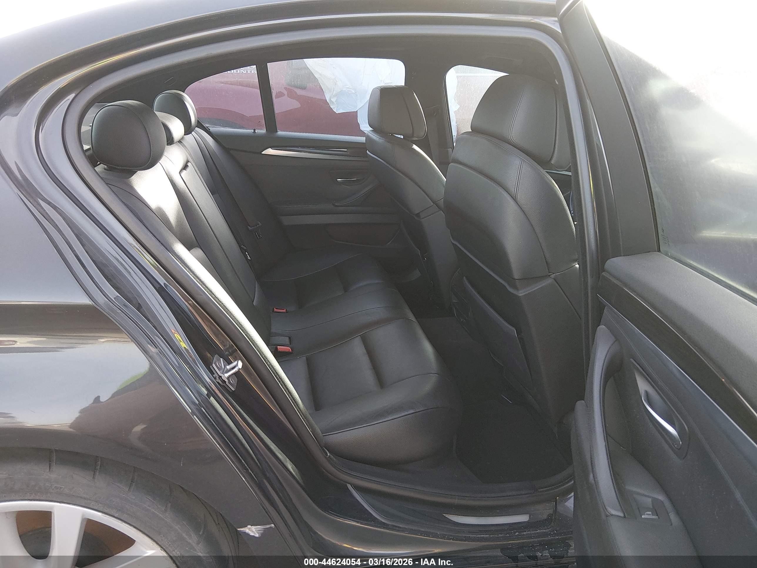 BMW 535I image 8