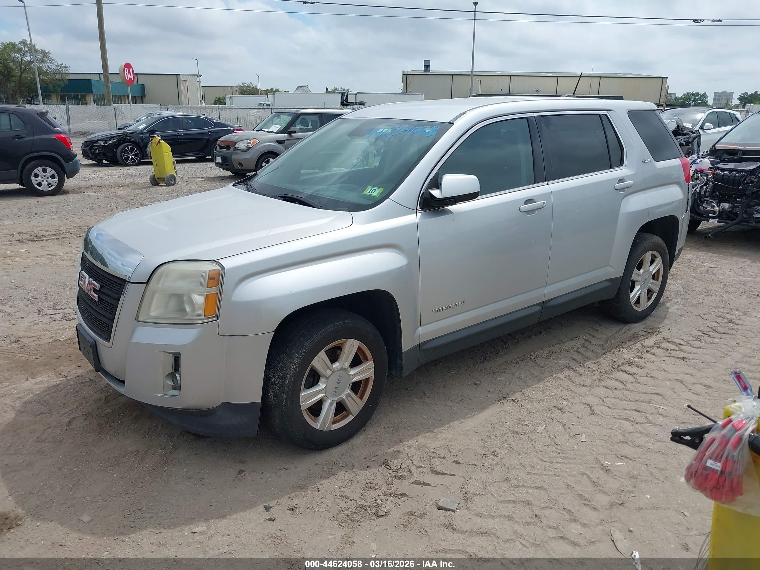 GMC TERRAIN image 2