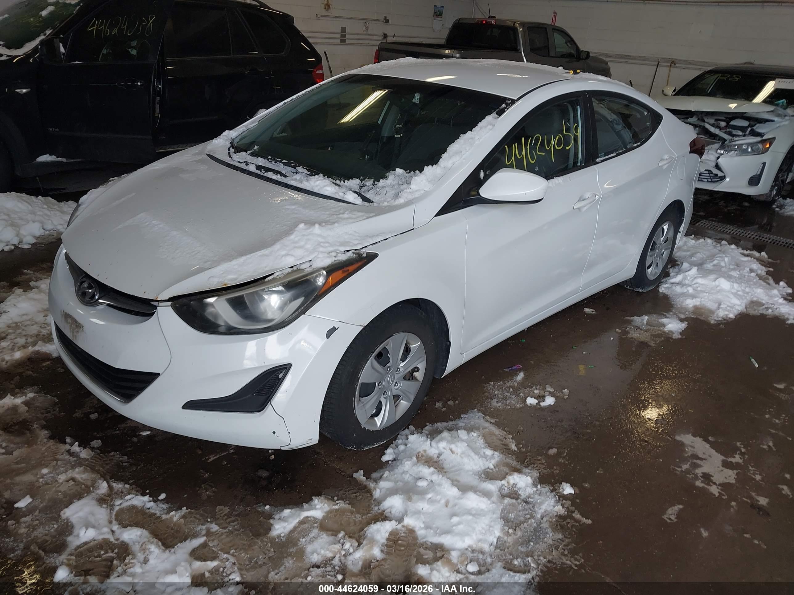 HYUNDAI ELANTRA image 2
