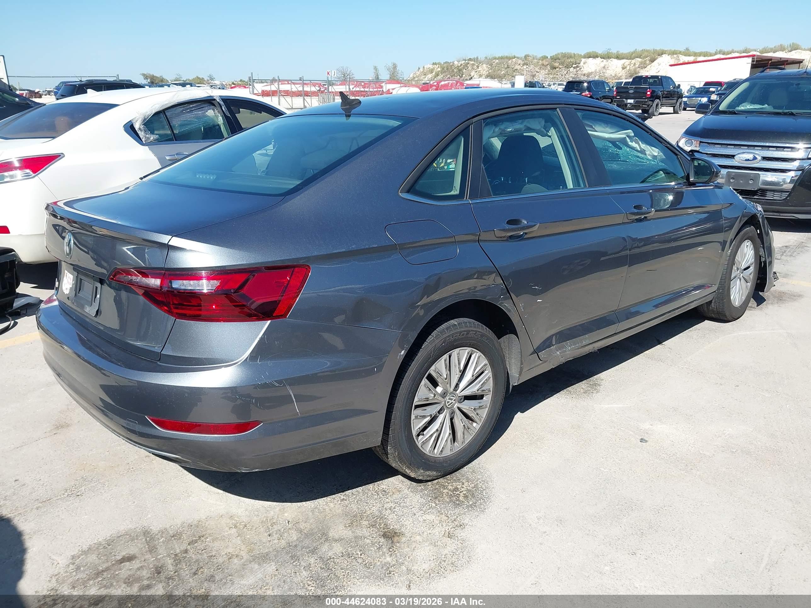 VOLKSWAGEN JETTA image 4