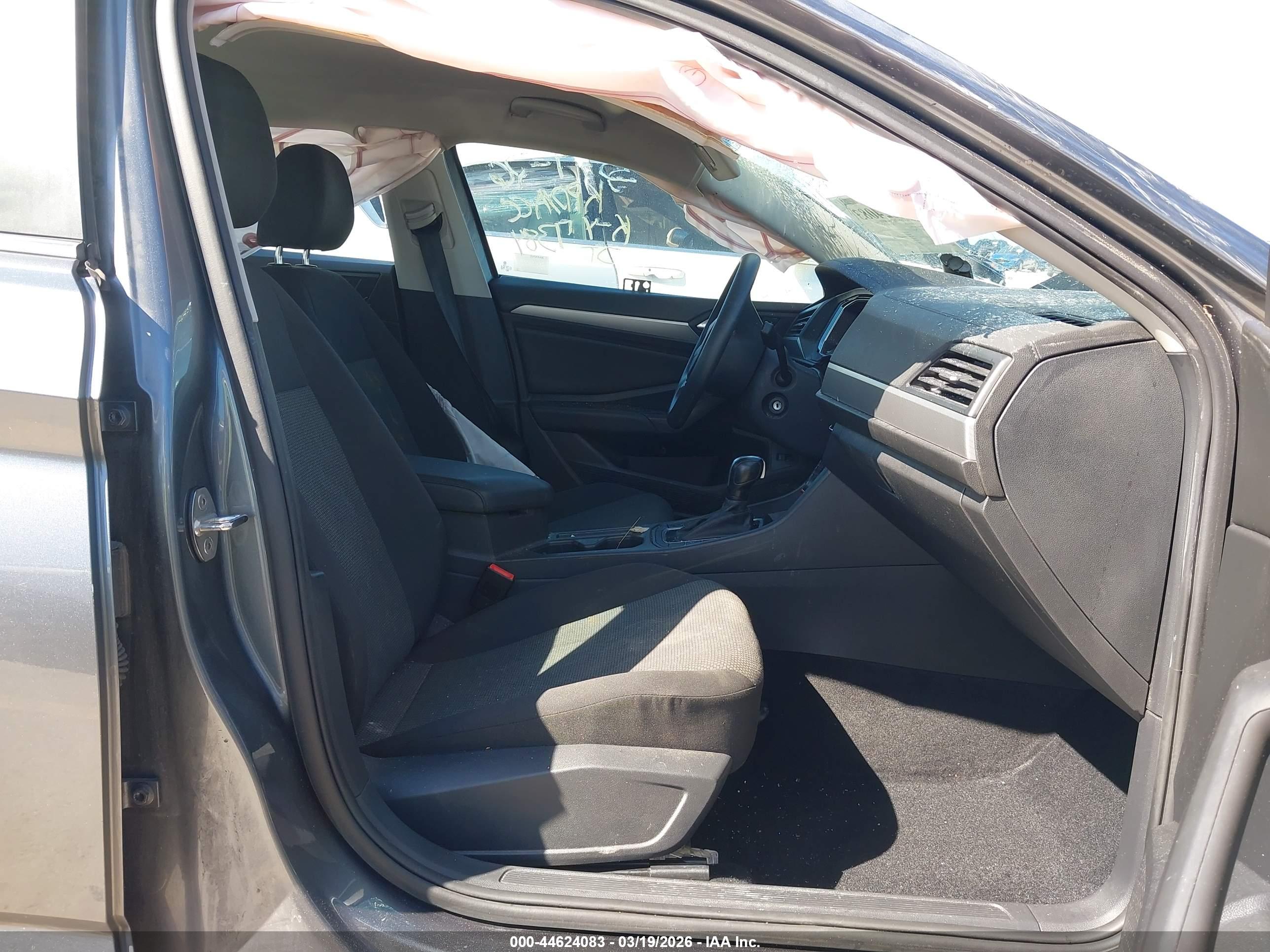 VOLKSWAGEN JETTA image 5