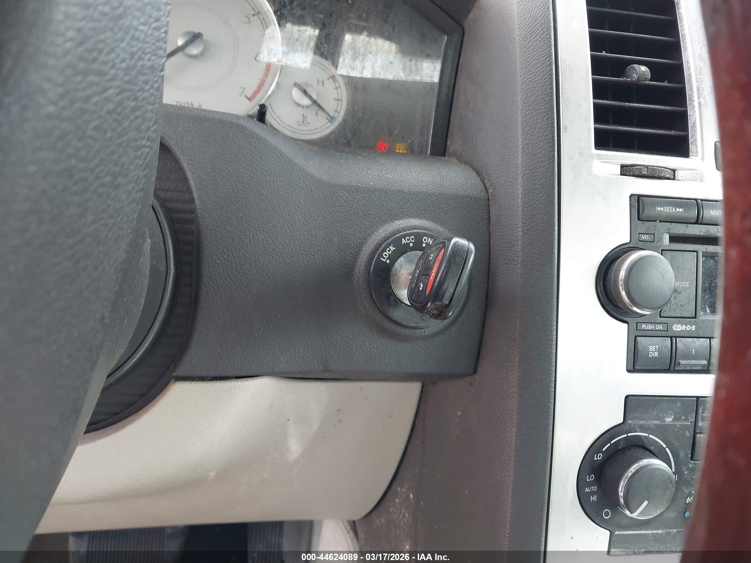 CHRYSLER 300C image 11