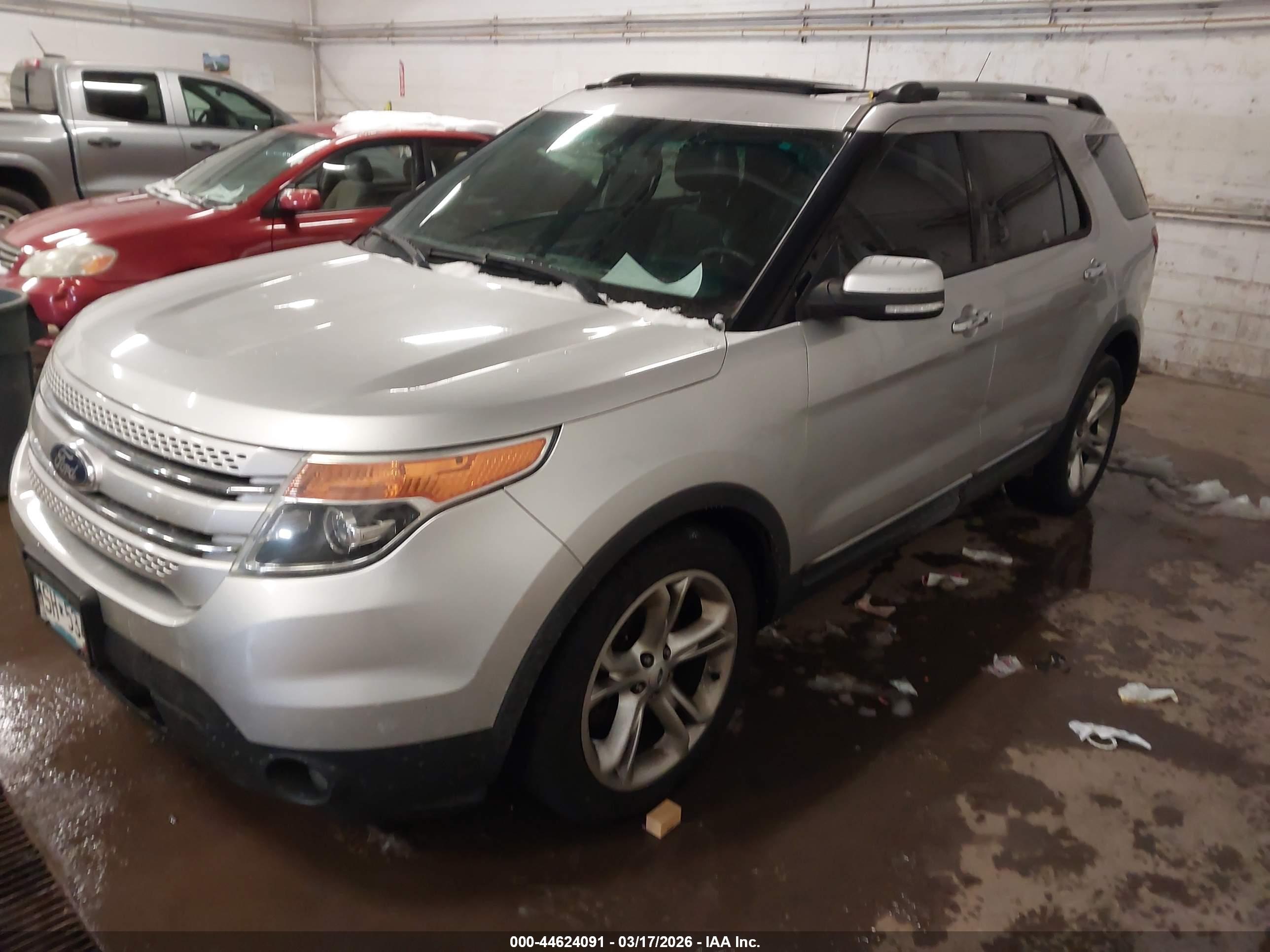 FORD EXPLORER image 2