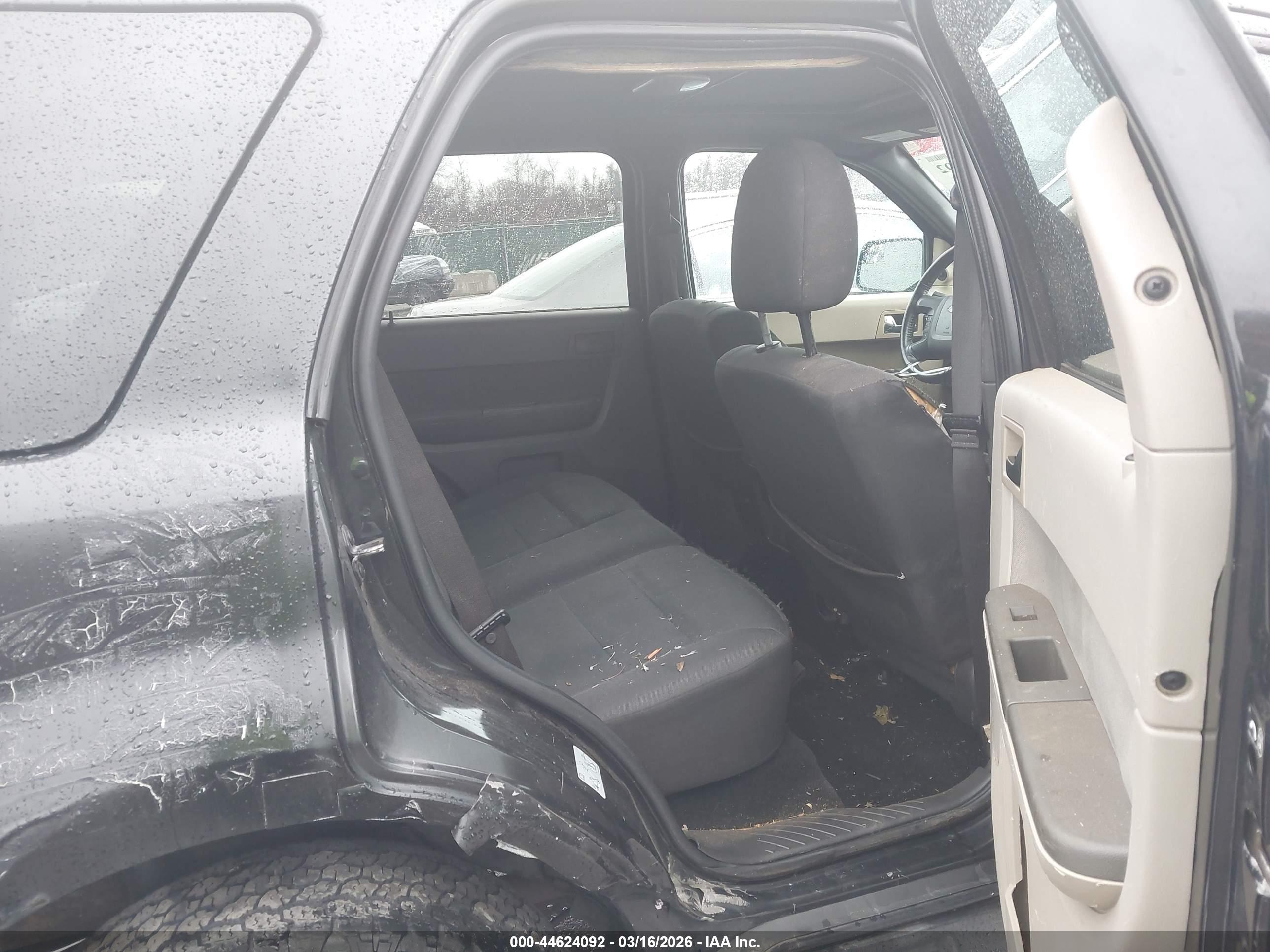 FORD ESCAPE image 8