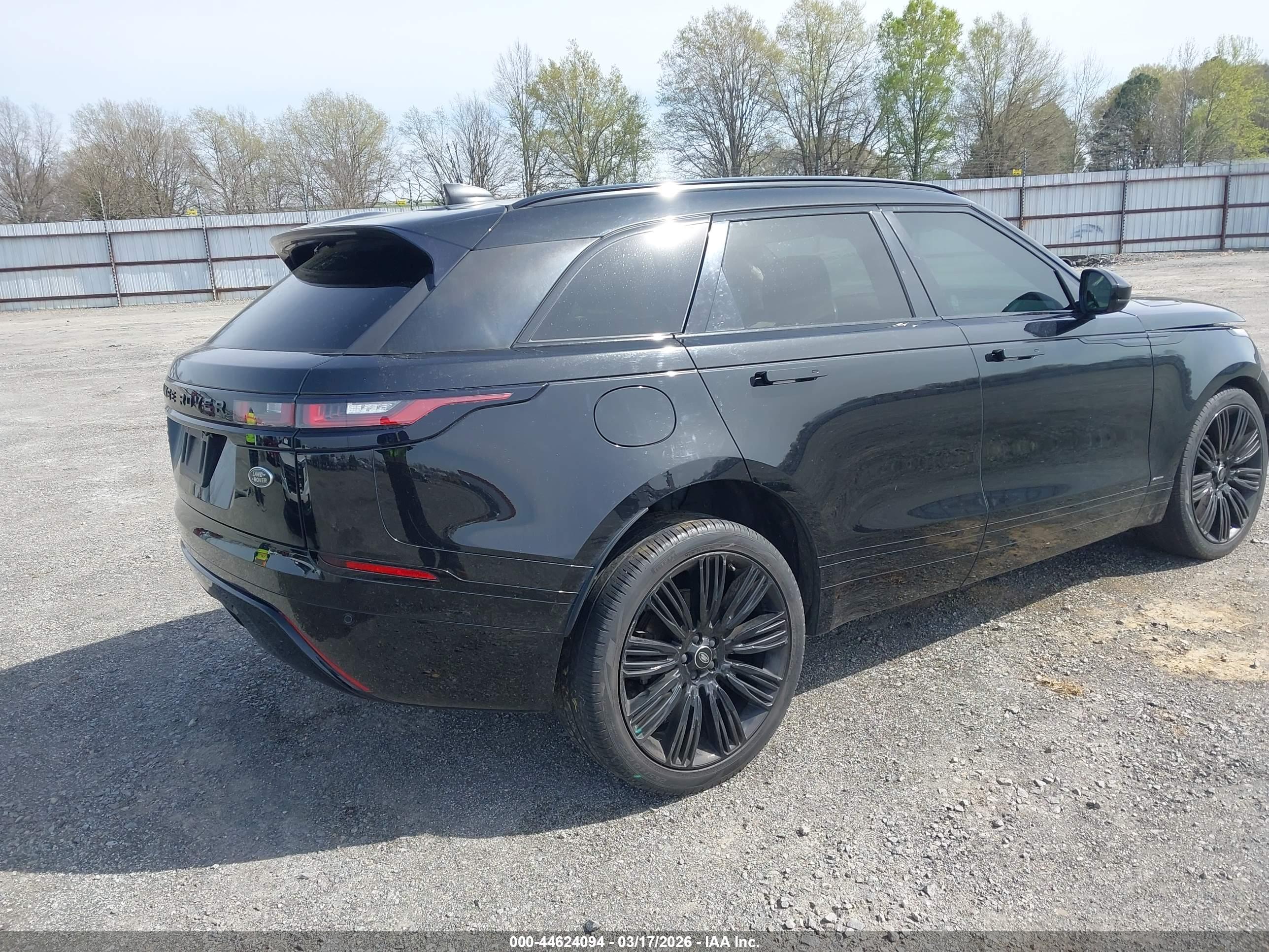 LAND ROVER image 4
