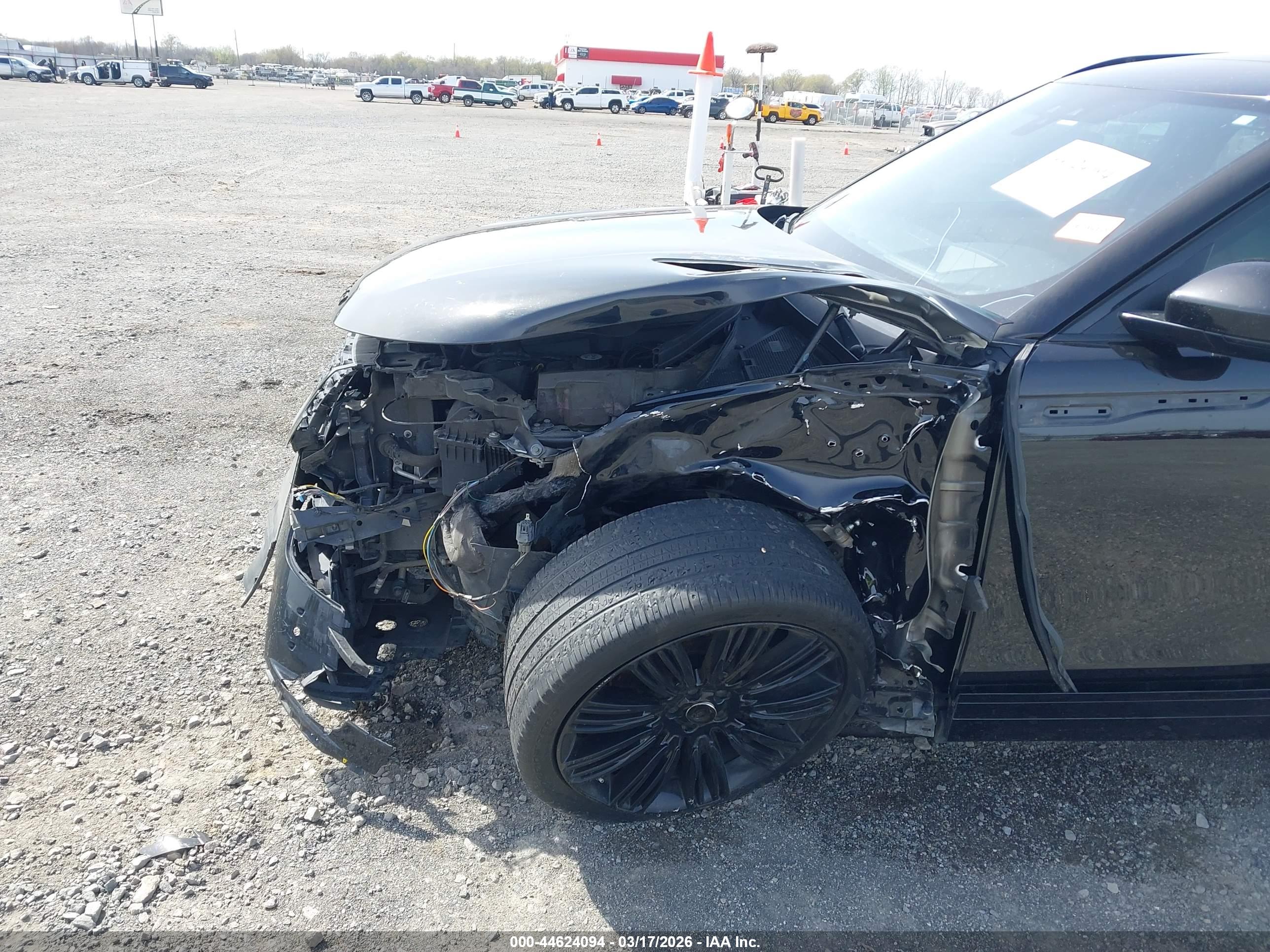 LAND ROVER image 6