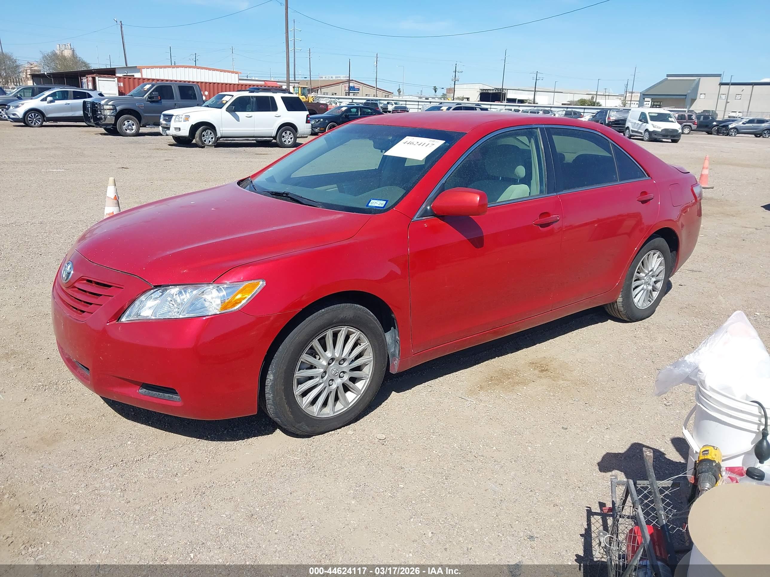TOYOTA CAMRY image 2
