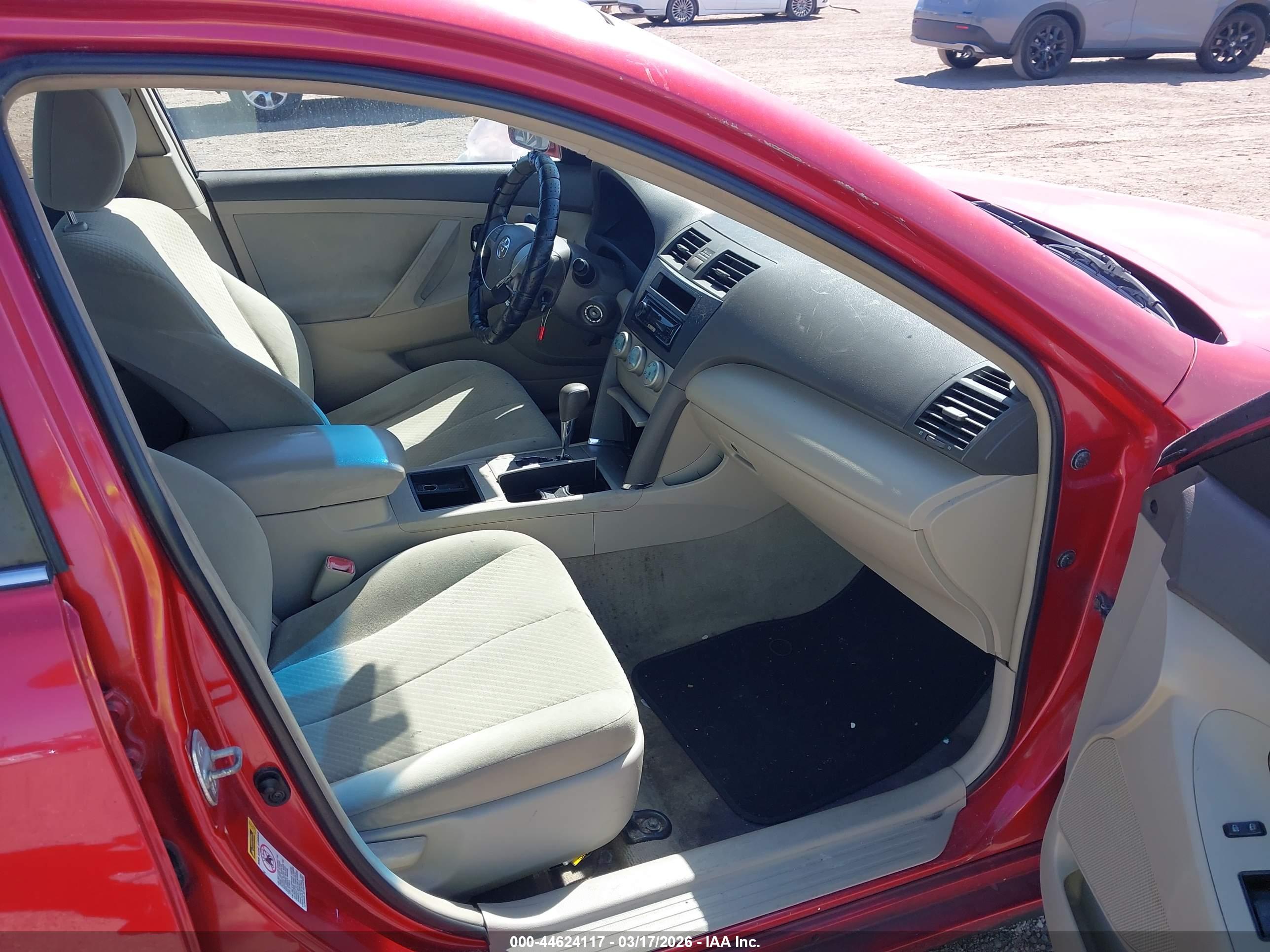 TOYOTA CAMRY image 5