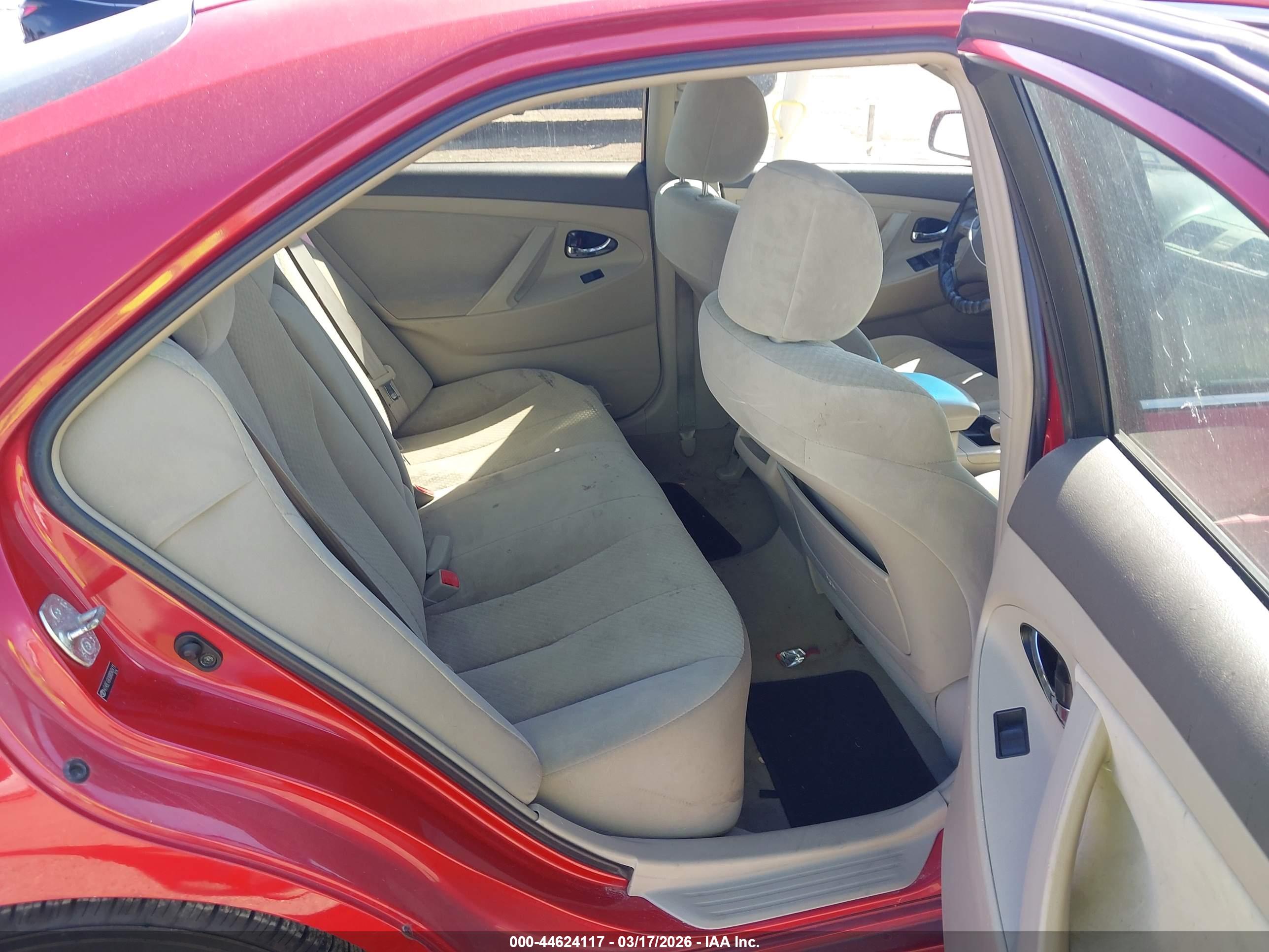 TOYOTA CAMRY image 8