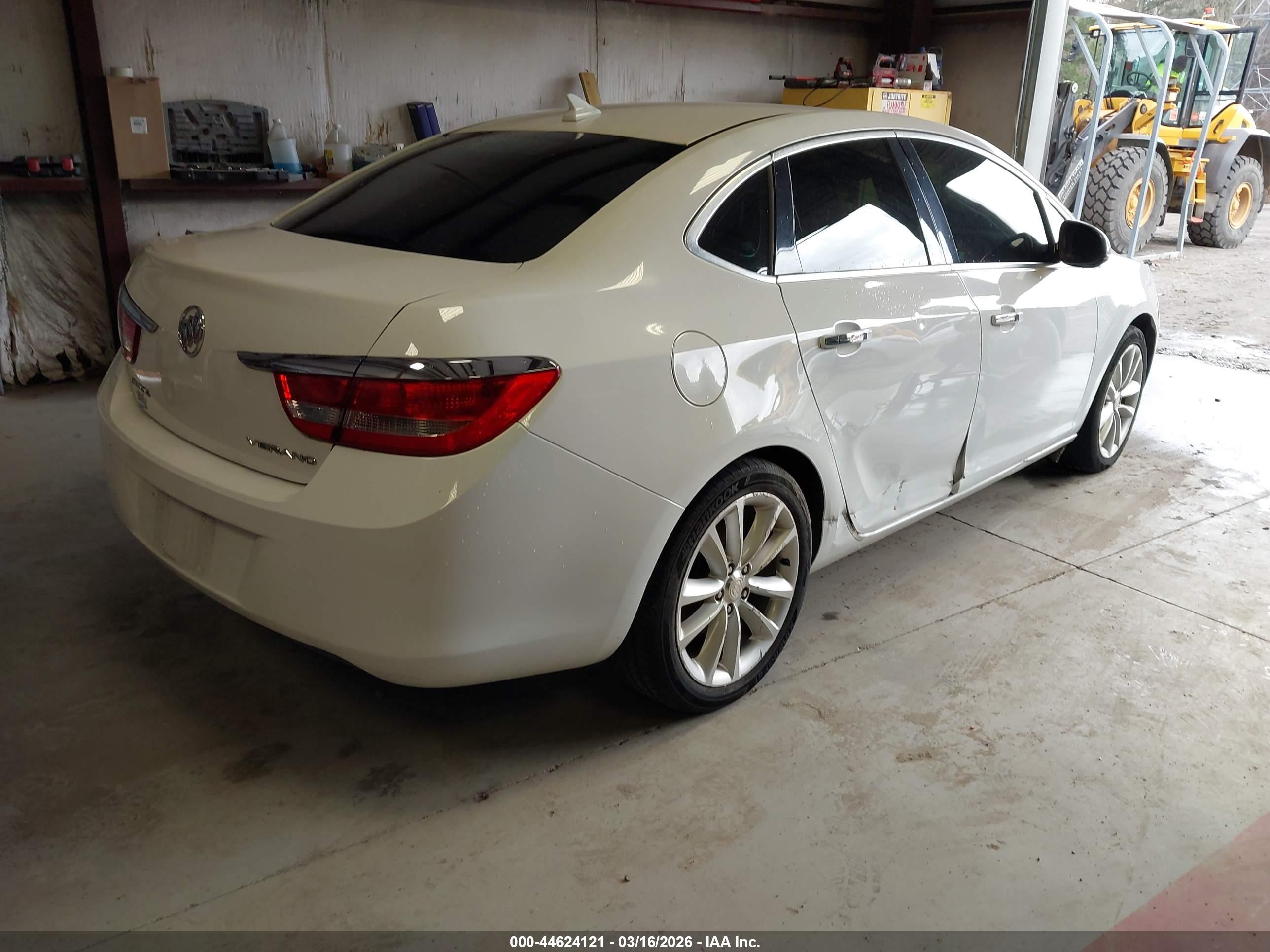 BUICK VERANO image 4