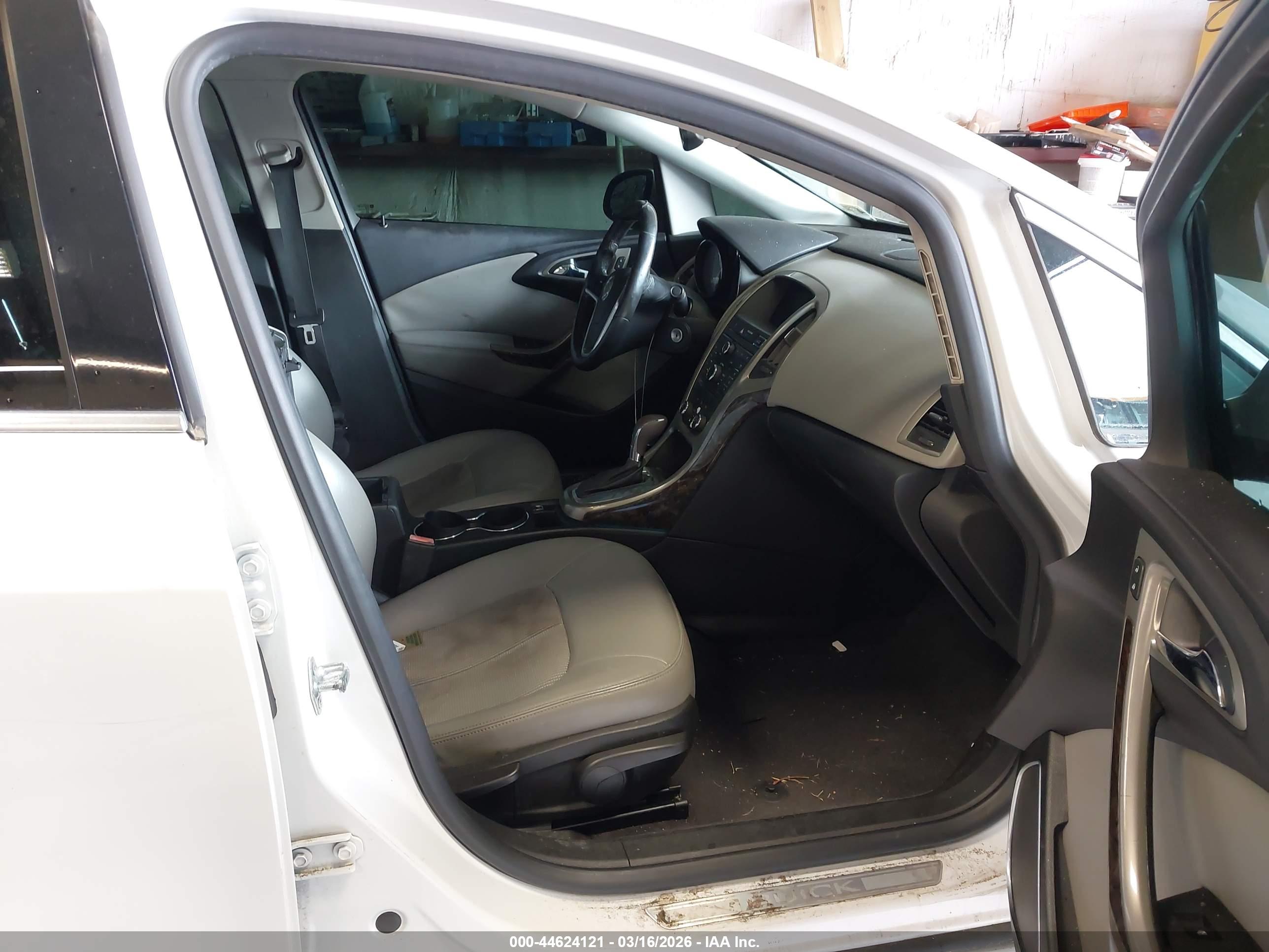 BUICK VERANO image 5