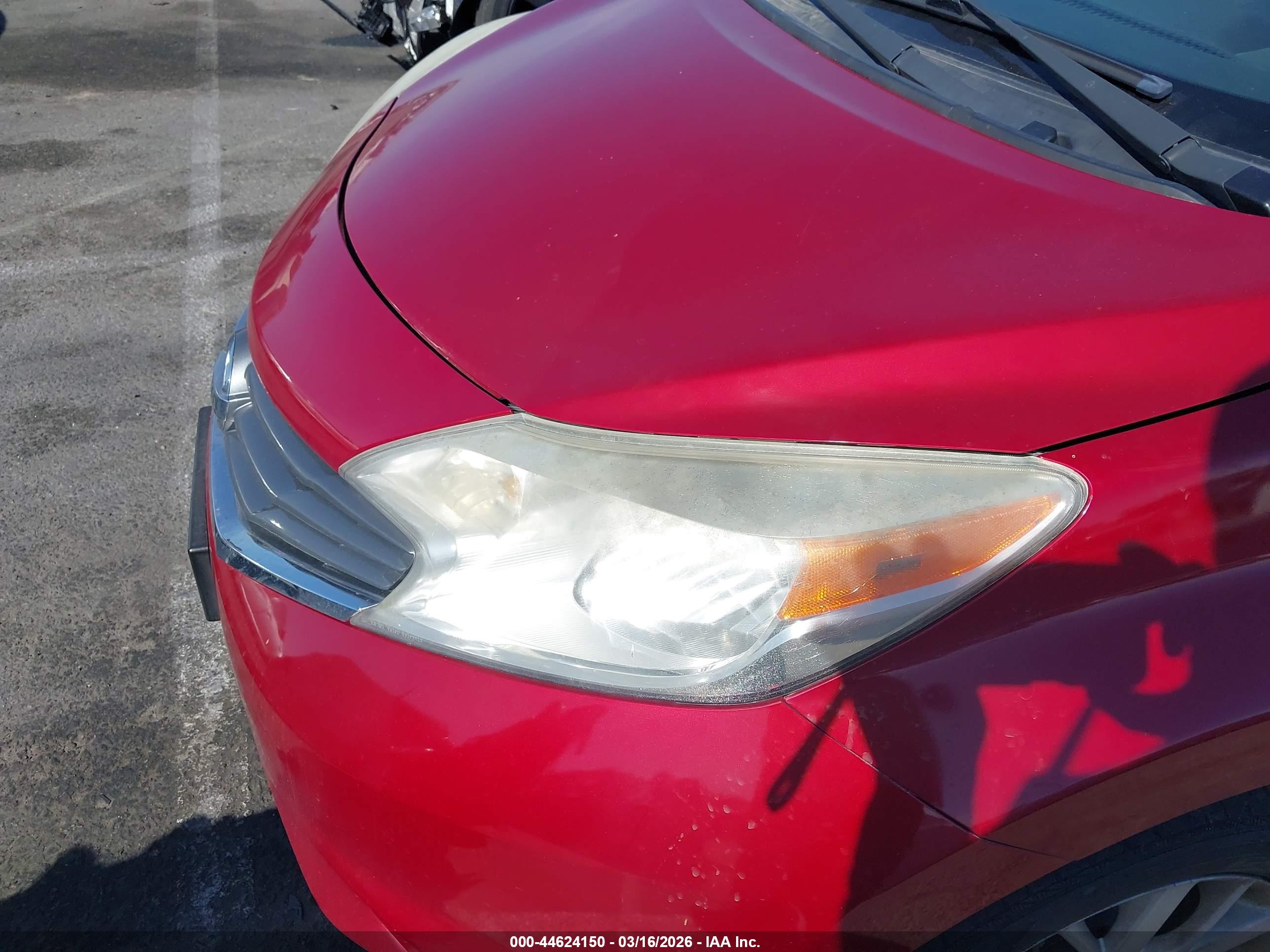 NISSAN VERSA image 6