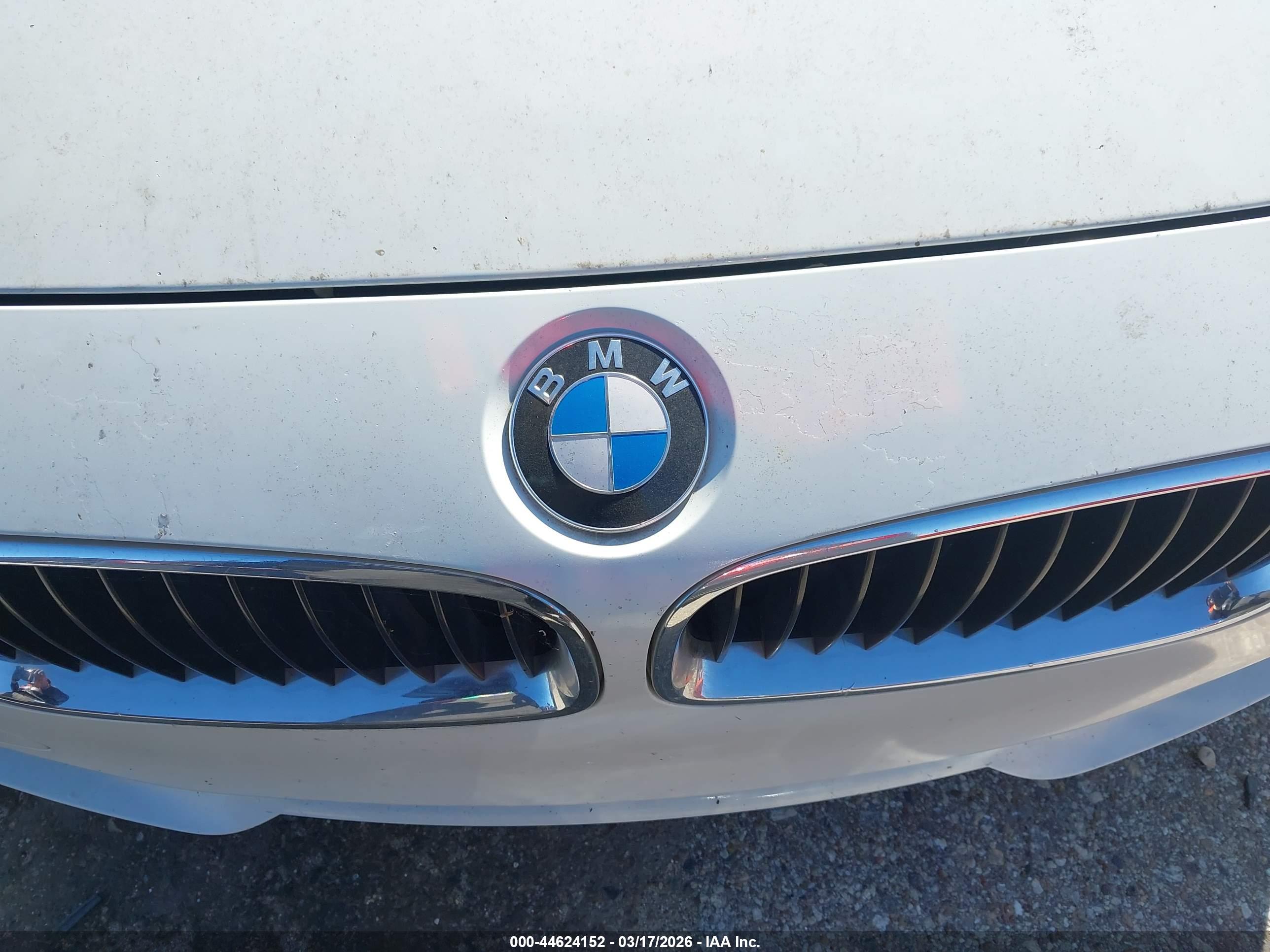 BMW 320I image 6