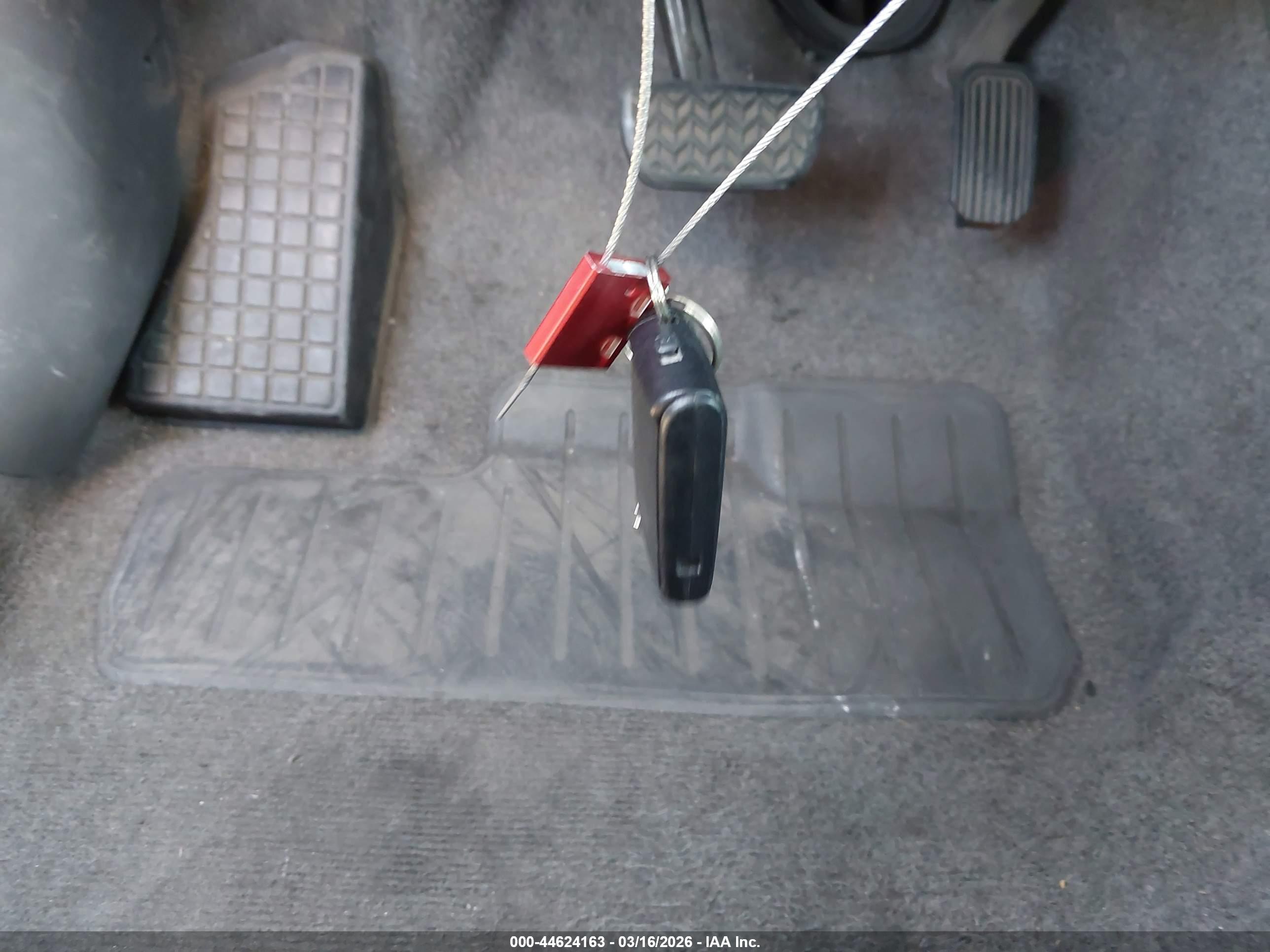 TOYOTA PRIUS image 11
