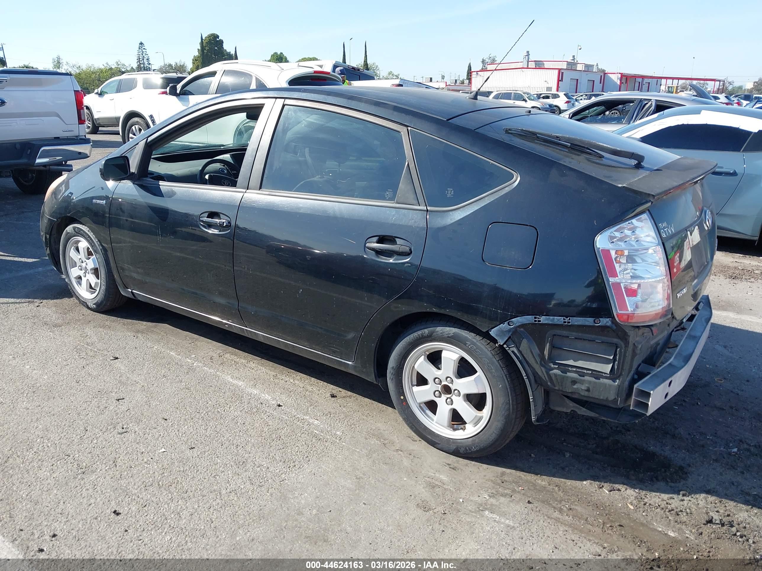 TOYOTA PRIUS image 3