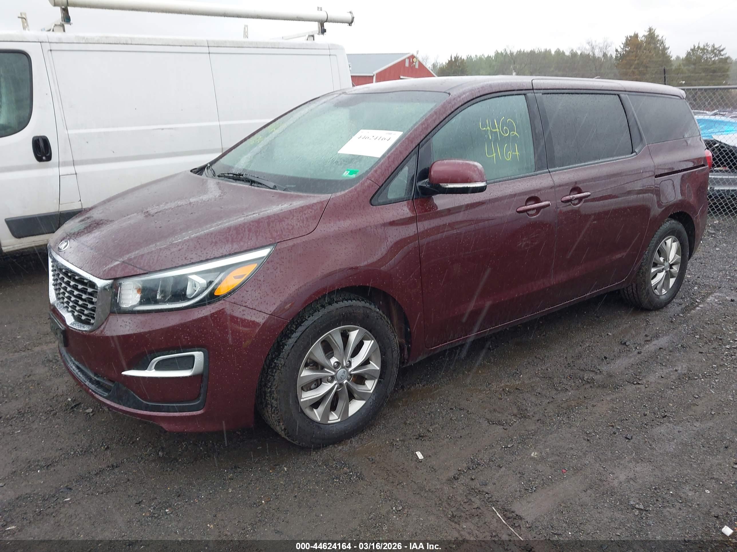 KIA SEDONA image 2