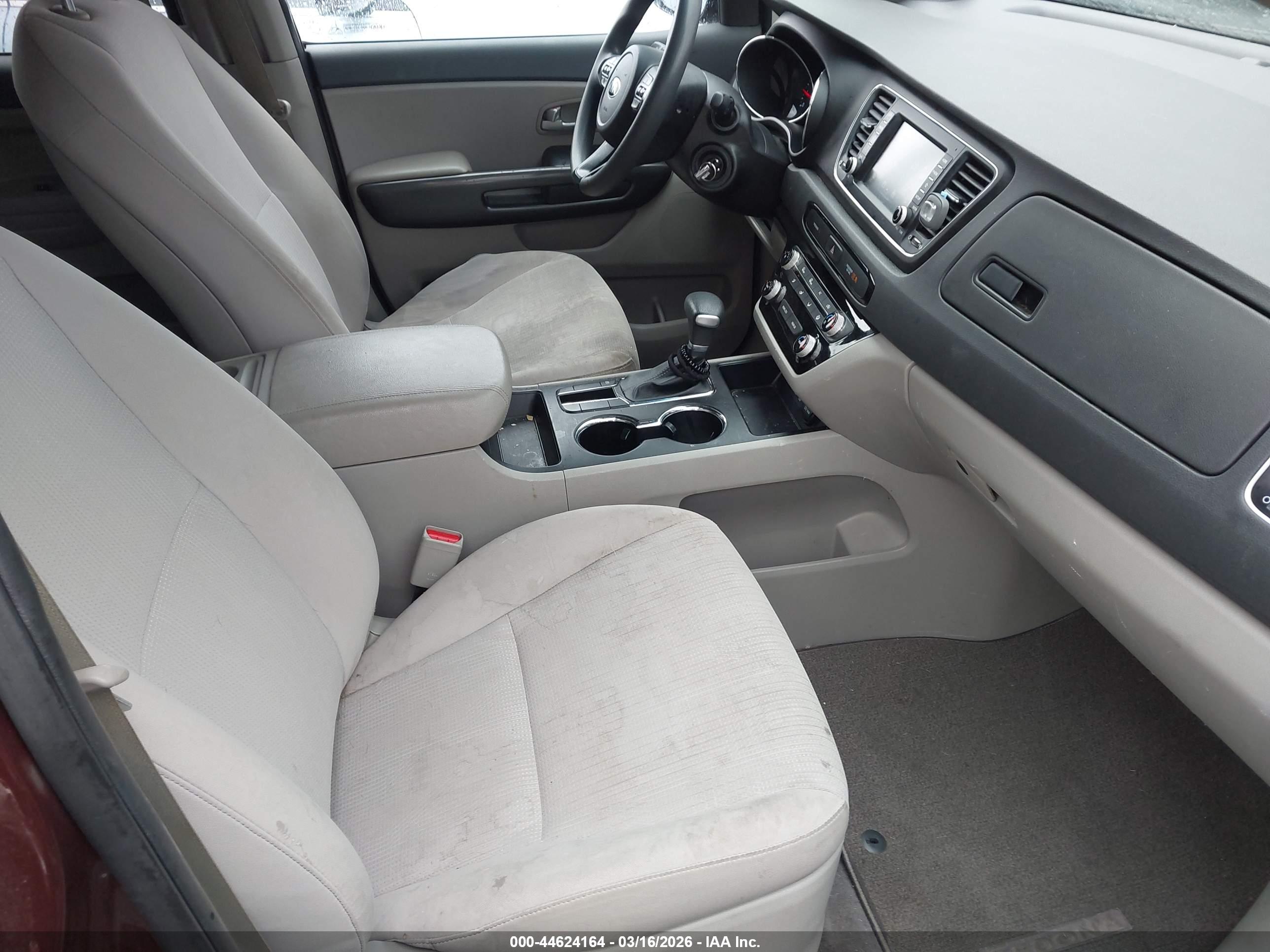 KIA SEDONA image 5